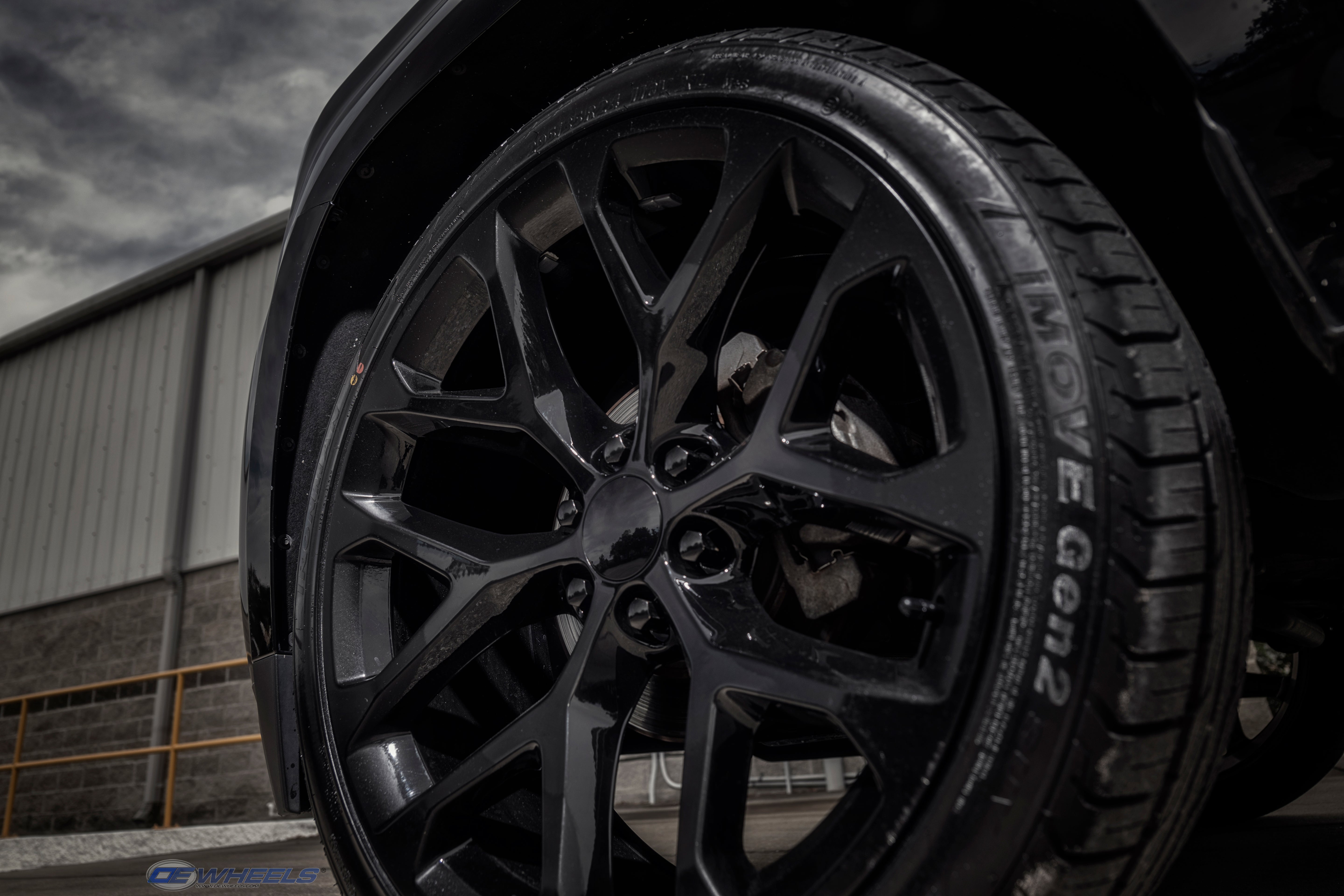 OE Wheels CV98B-24100-6550-24B 24" Replica fits Chevy Silverado Gloss Black