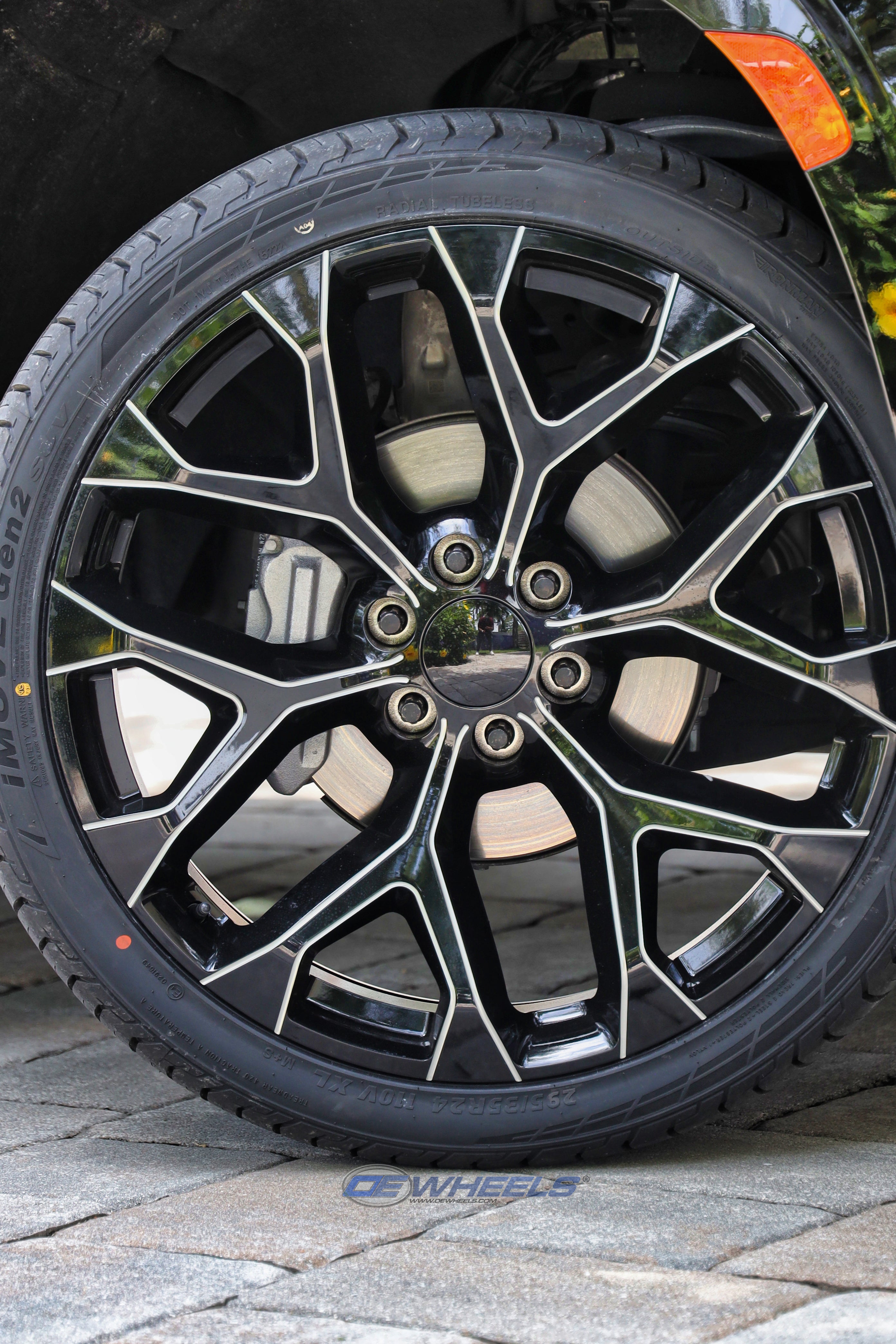 OE Wheels CV98B-24100-6550-24BM 24" Replica fits Chevy Silverado Black Milled