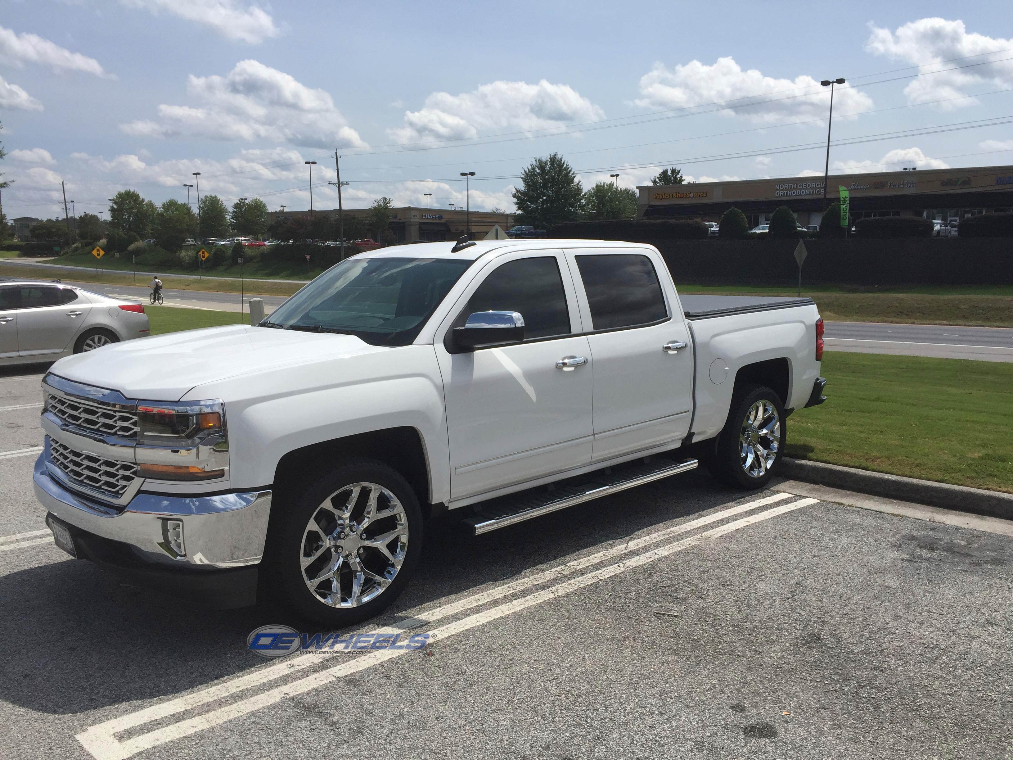 OE Wheels CV98B-22090-6550-24C 22" Replica fits Chevy Silverado - CV98B Chrome
