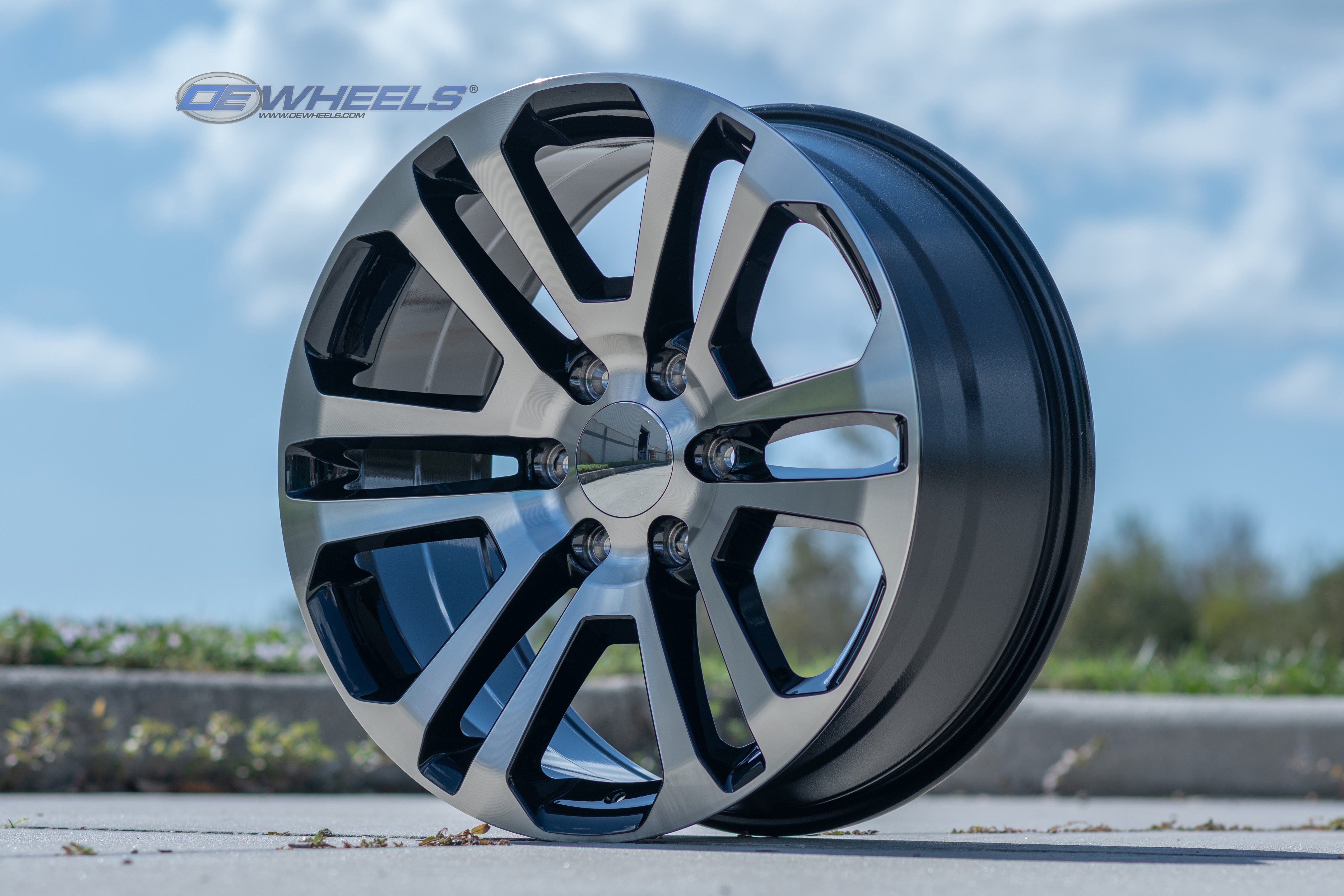 OE Wheels CV99-20090-6550-31MB 20" Replica CV99 fits GMC Sierra 20x9 Machined