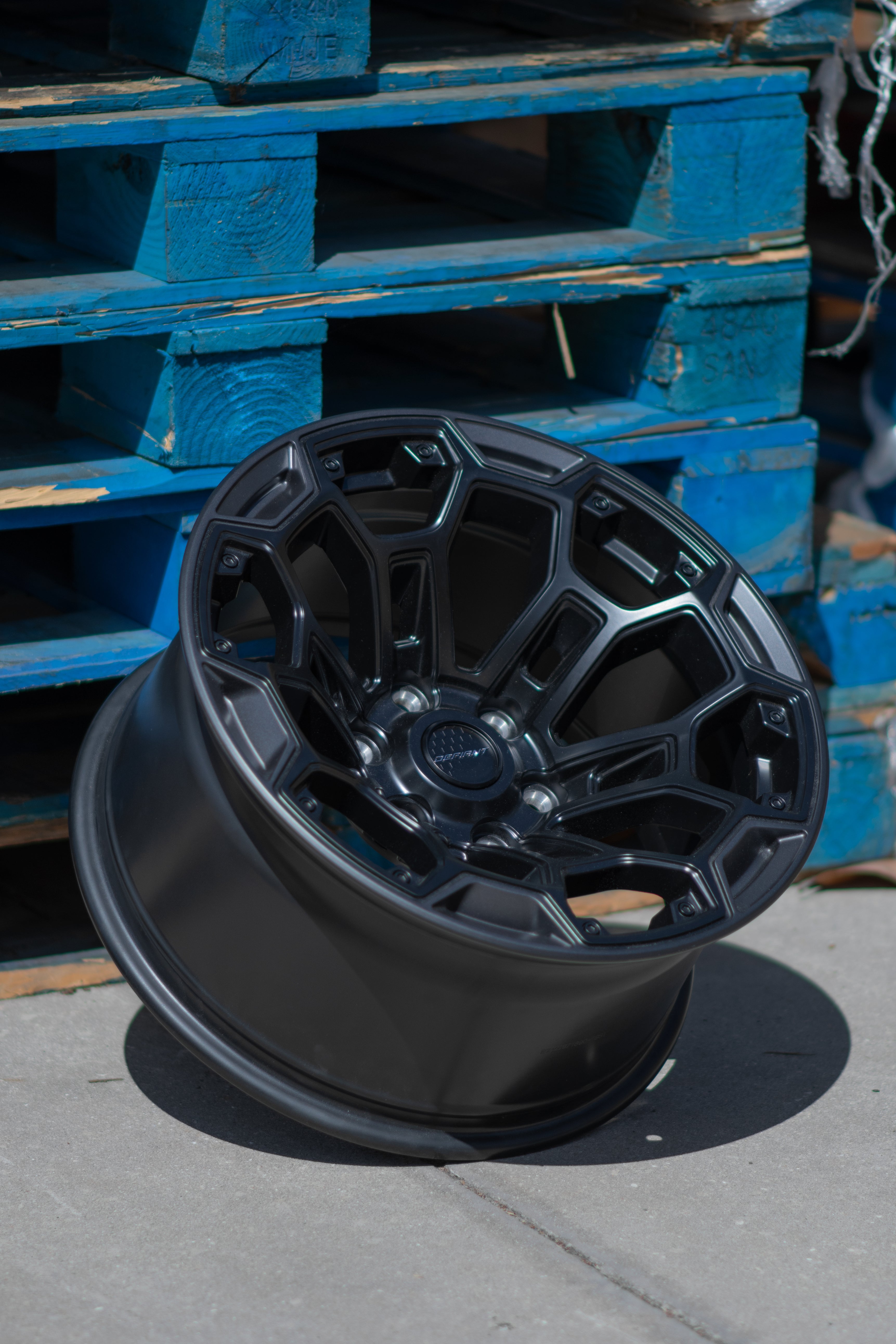 DEFIANT DF03-20090-6550-12B1G1 6x5.5" -12et in Satin Black w/ Satin Charcoal