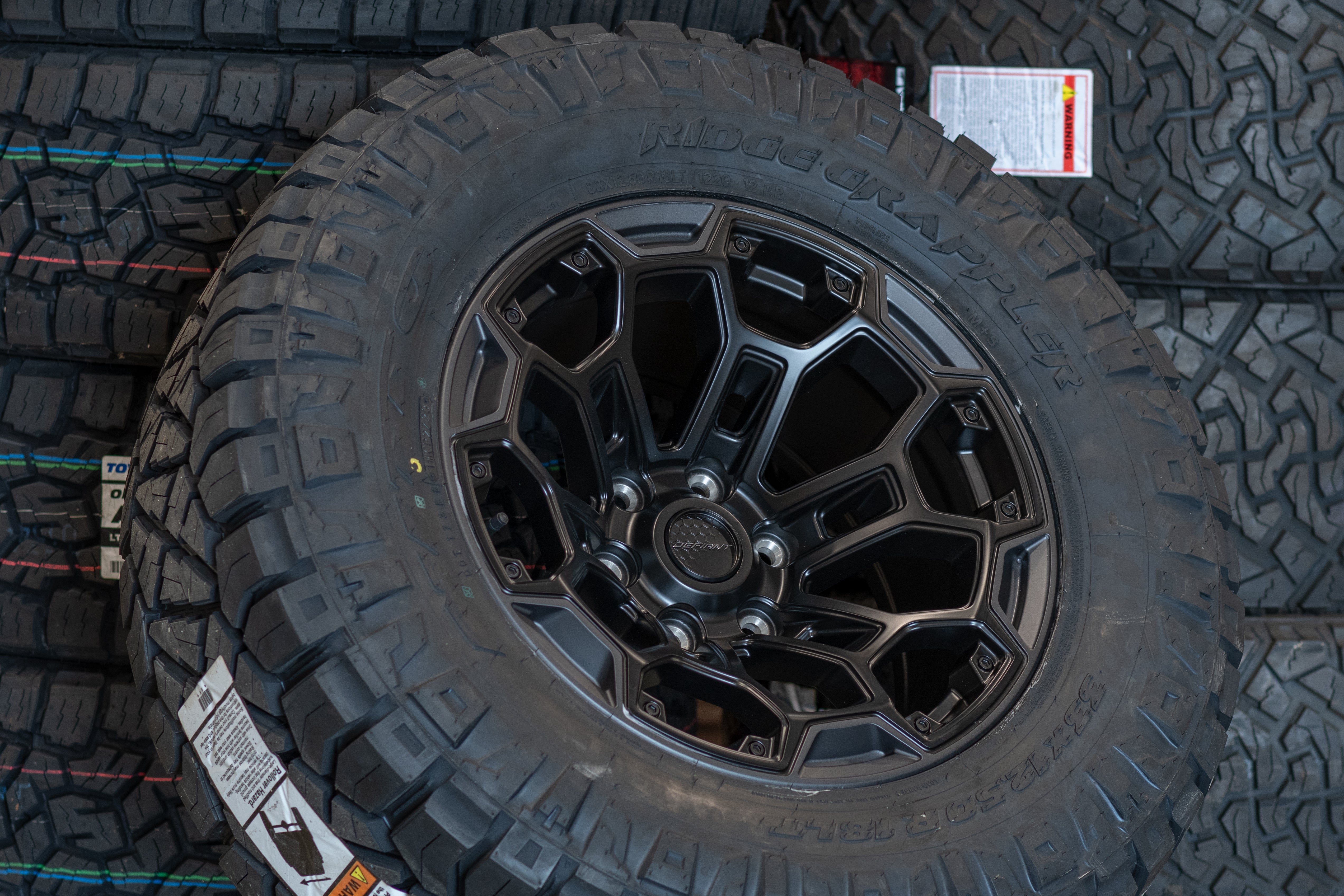 DEFIANT DF03-18090-6550-12B 18x9 6x5.5" -12et in Gloss Black