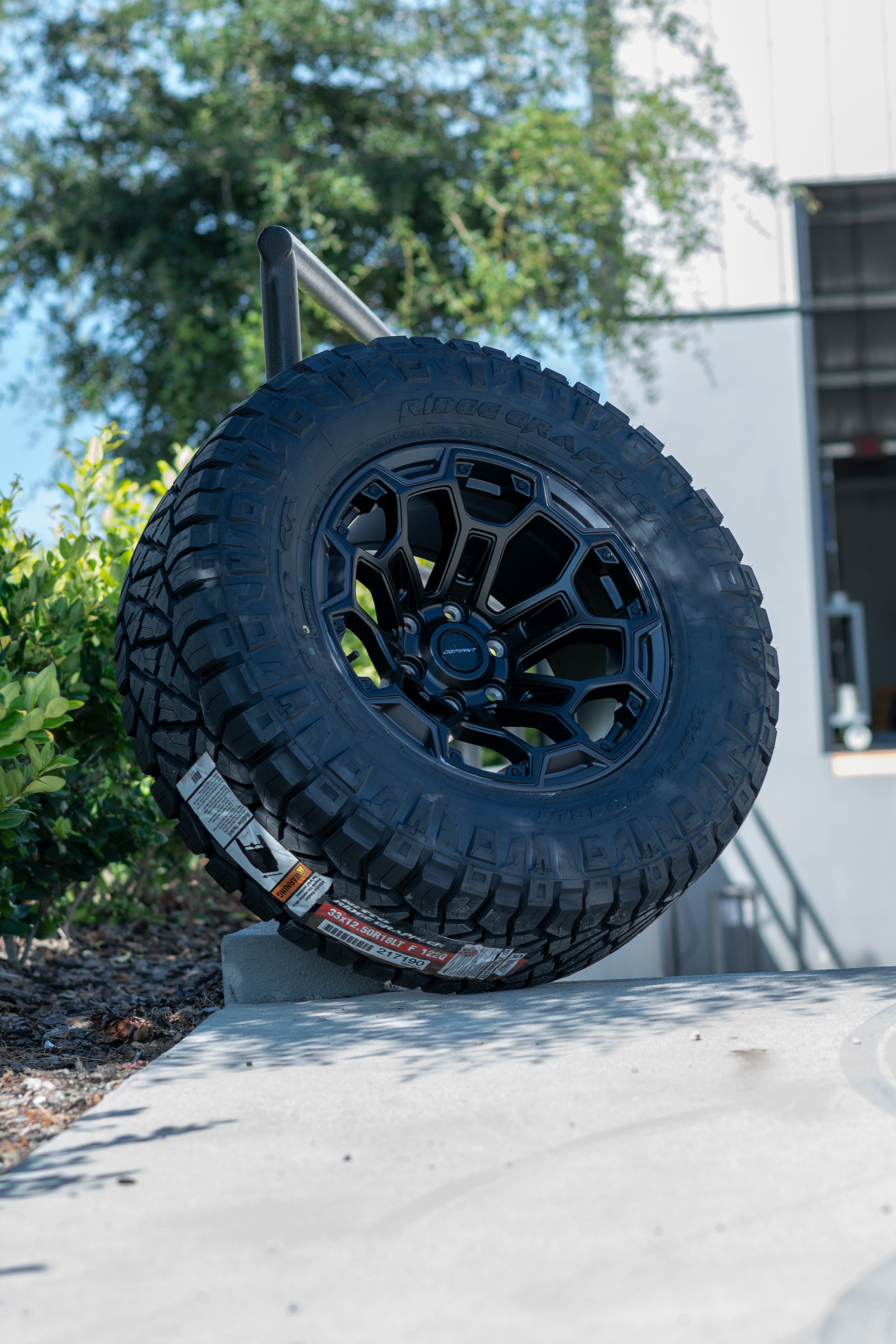 DEFIANT DF03-20090-6550-12B 20x9 6x5.5" -12et in Gloss Black