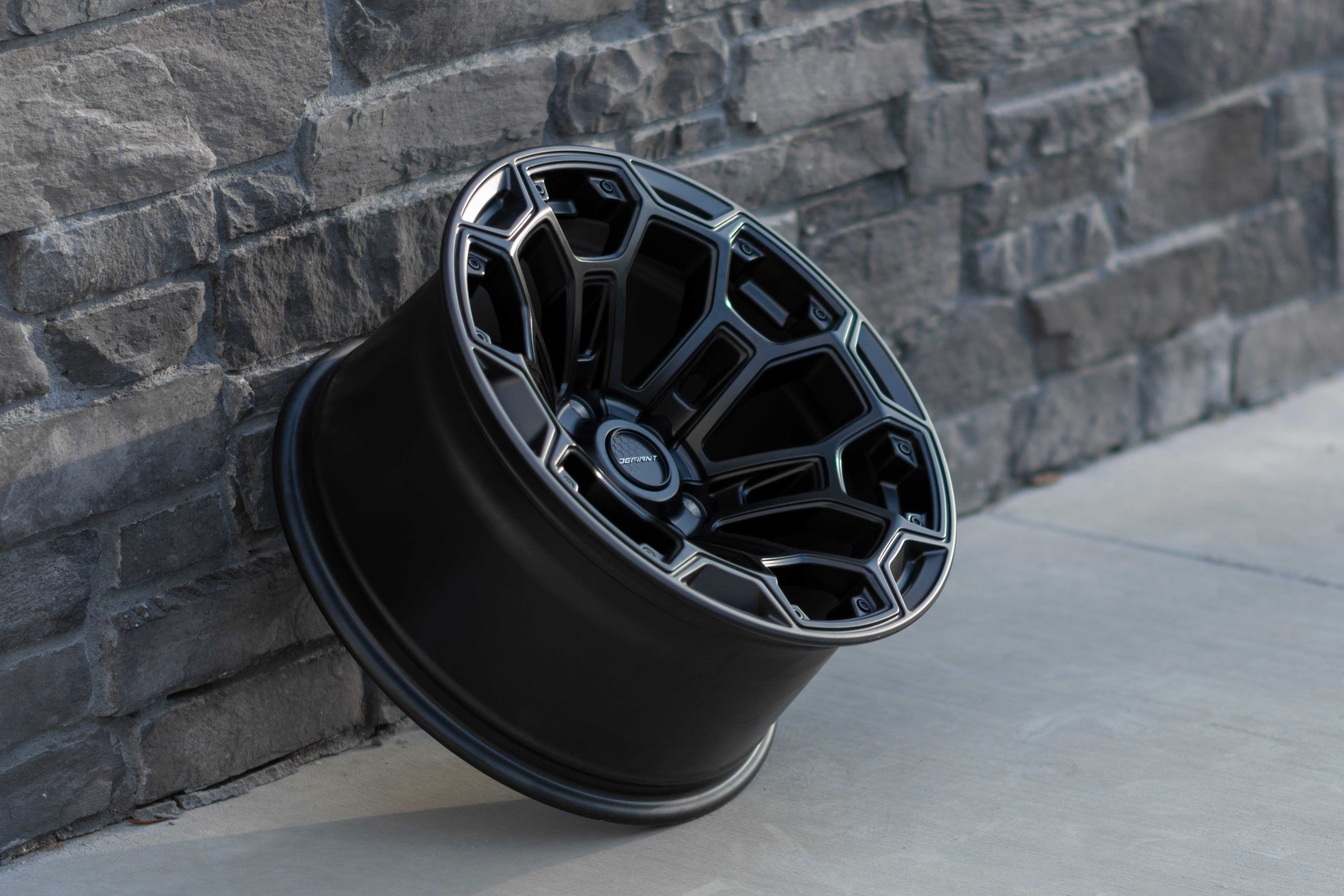 DEFIANT DF03-20090-6550-12B1G1 6x5.5" -12et in Satin Black w/ Satin Charcoal