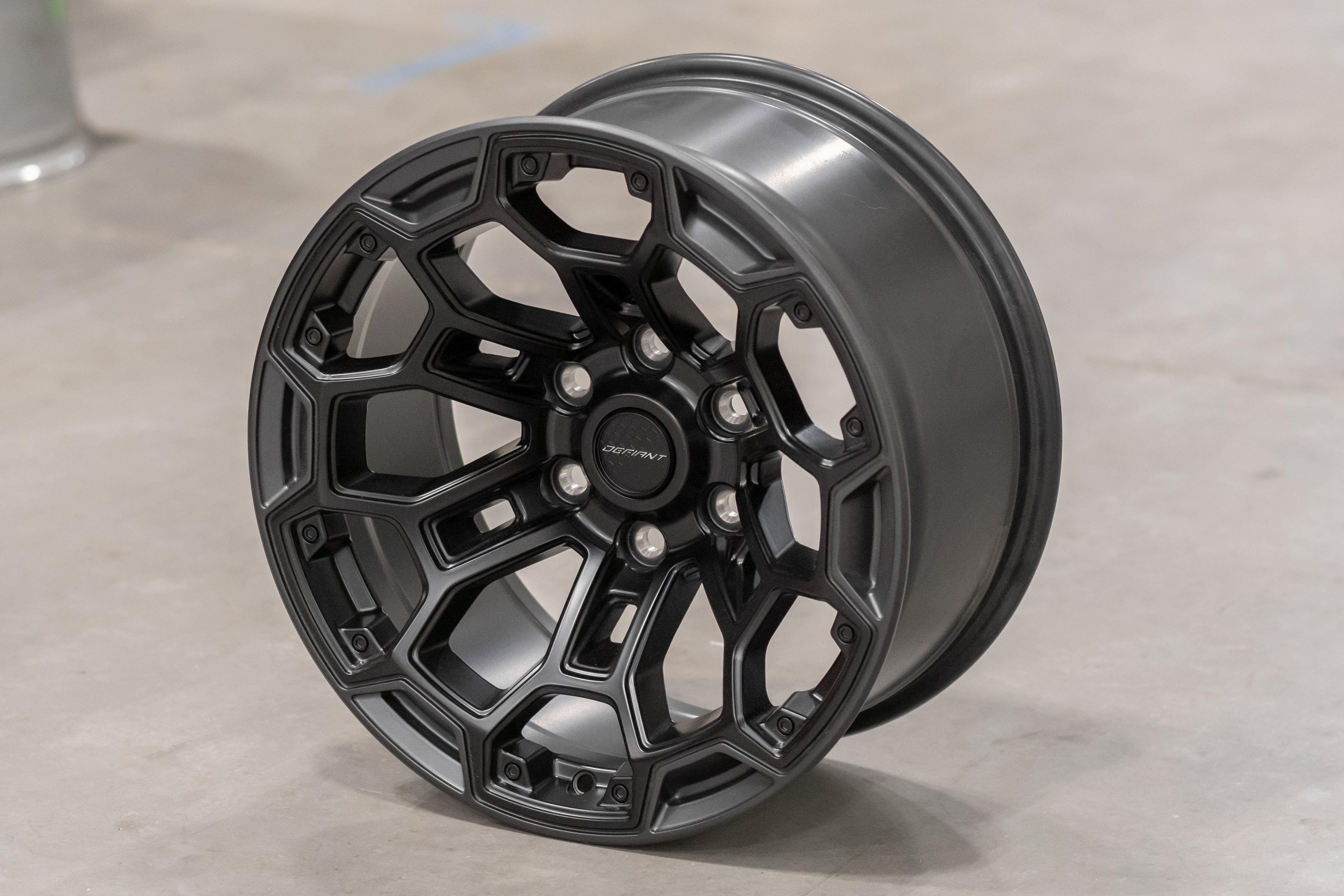 DEFIANT DF03-20090-6550-12B1G1 6x5.5" -12et in Satin Black w/ Satin Charcoal