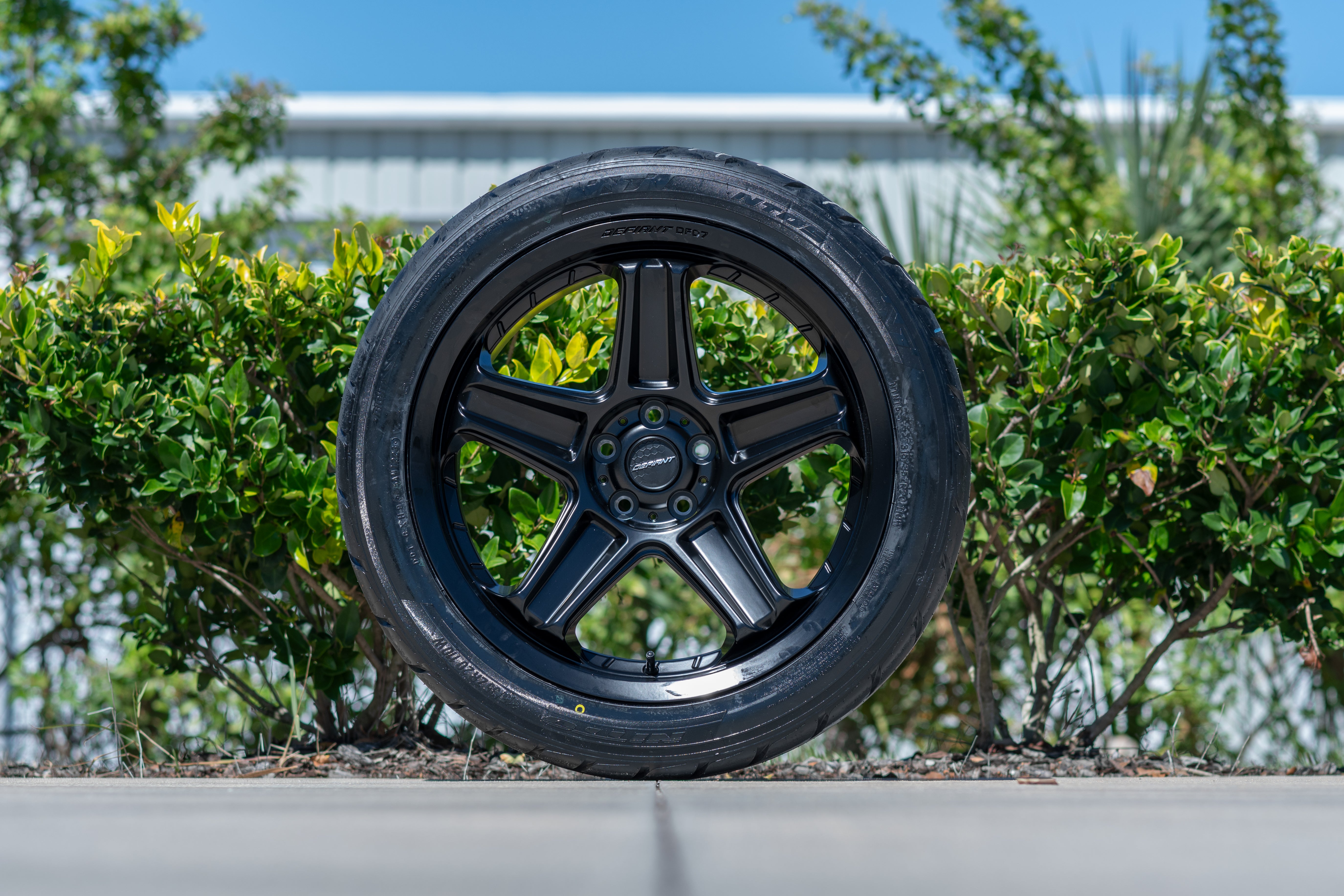 DEFIANT DF07-22100-6550-12B1 22x10 6x5.5" -12et in Satin Black