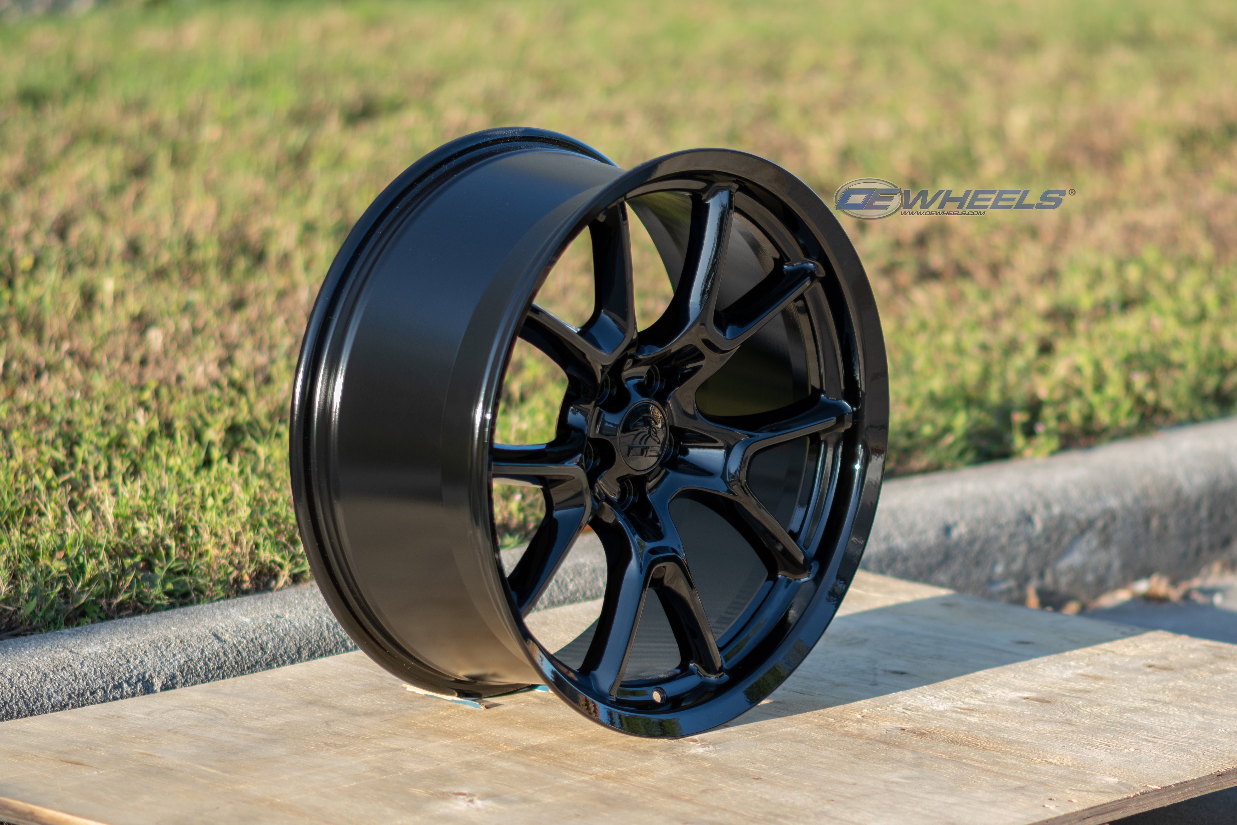 OE Wheels DG21-20090-5115-18B 20" Replica fits Dodge Challenger 20x9 Gloss Black
