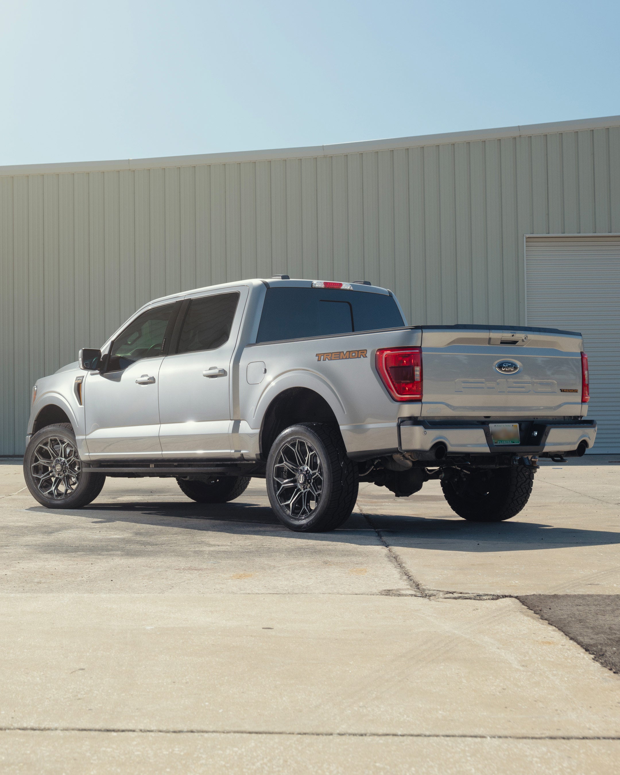 4PLAY 4P83-22090-6D55-12BBT Gen3 22x9 6x135mm & 6x5.5" +12et in Brushed Black