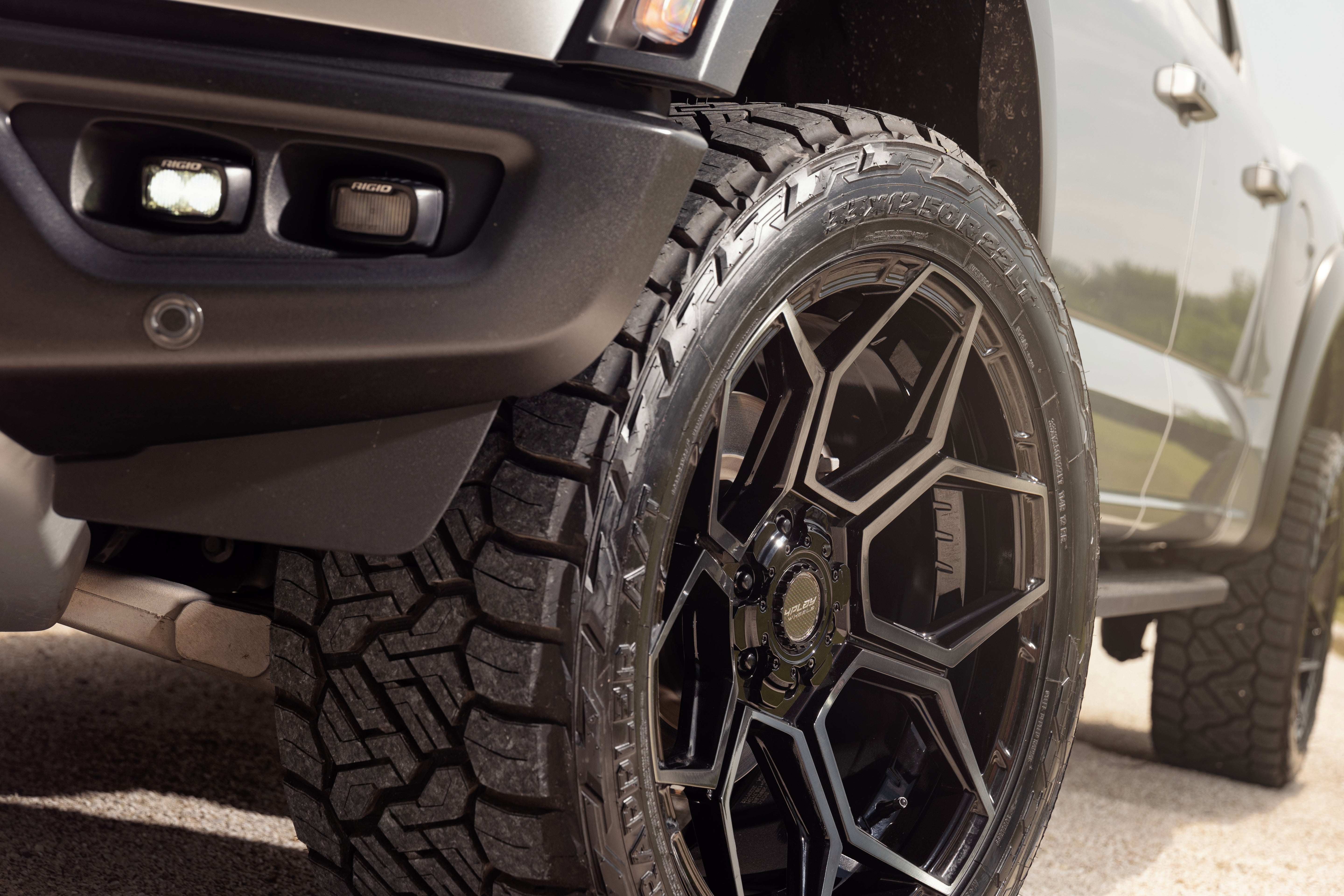 4PLAY 4PS26-18080-CUVA-38BBT Sport2.0 18x8 5x108mm & 5x110mm +38et in Black