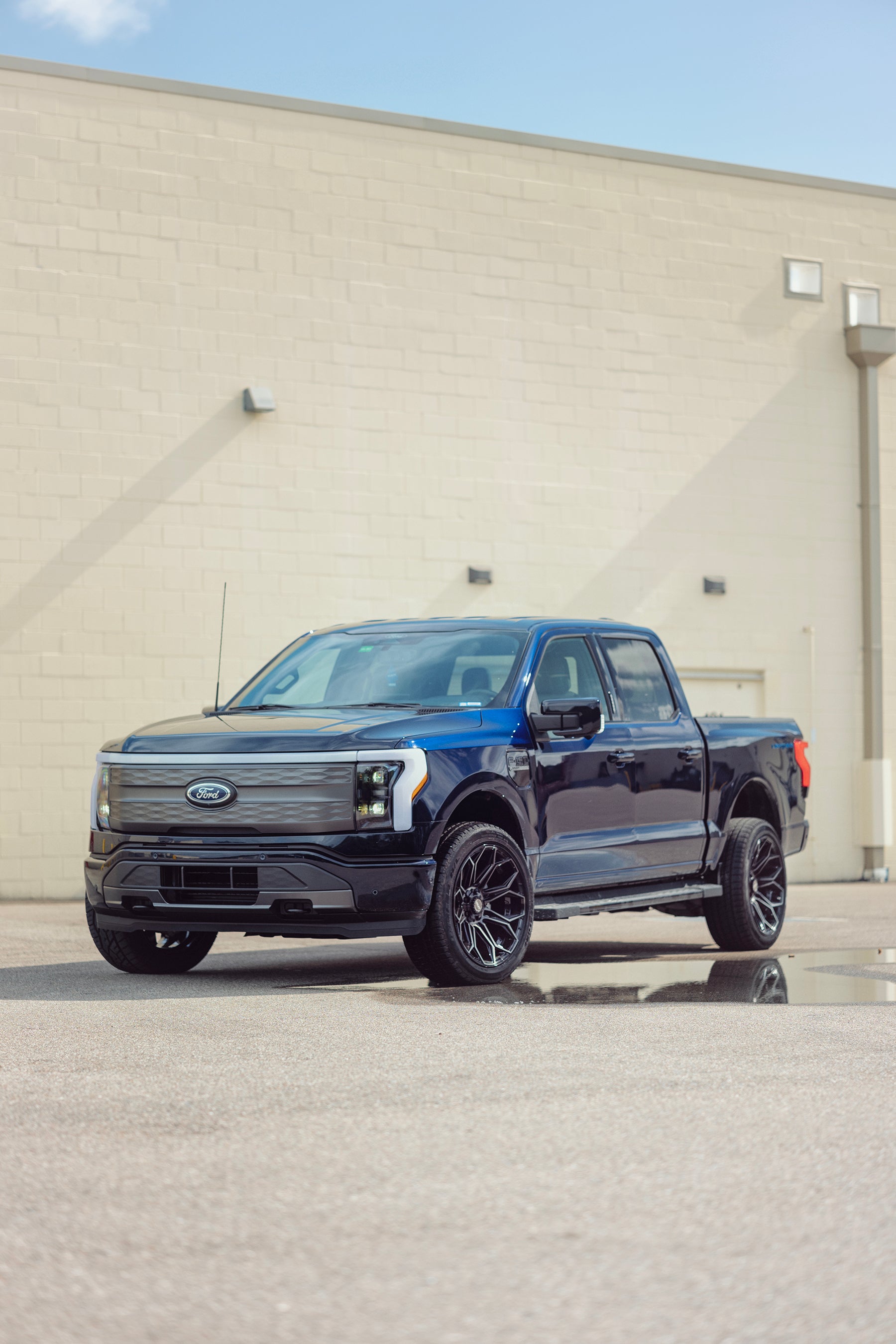 4PLAY 4P83-22100-6D55-18B Gen3 22x10 6x5.5 & 6x135mm -18et in Gloss Black