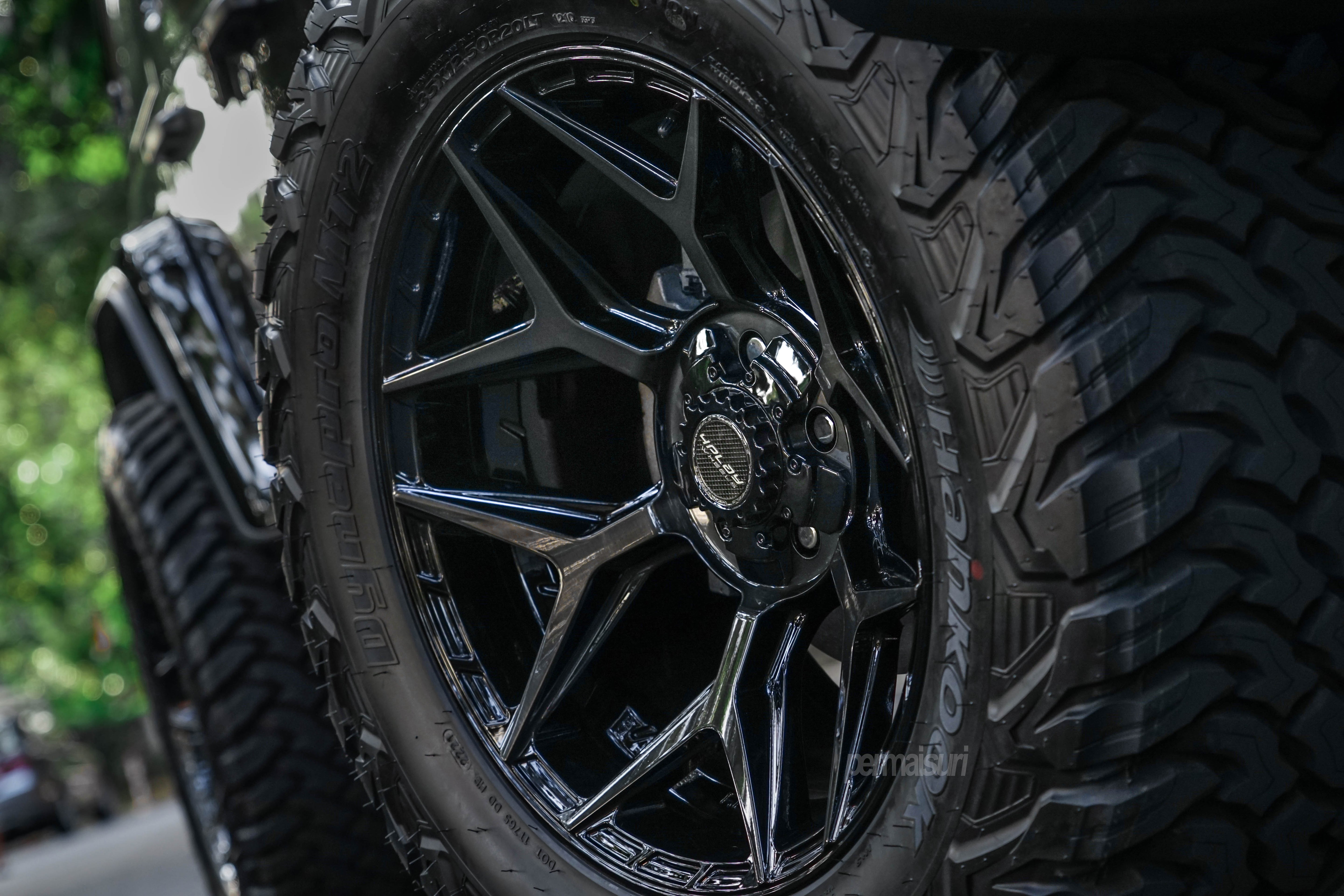 4PLAY 4P06-20100-5D55-18BBT Gen3 20x10 5x5" & 5x5.5" -18et in Brushed Black