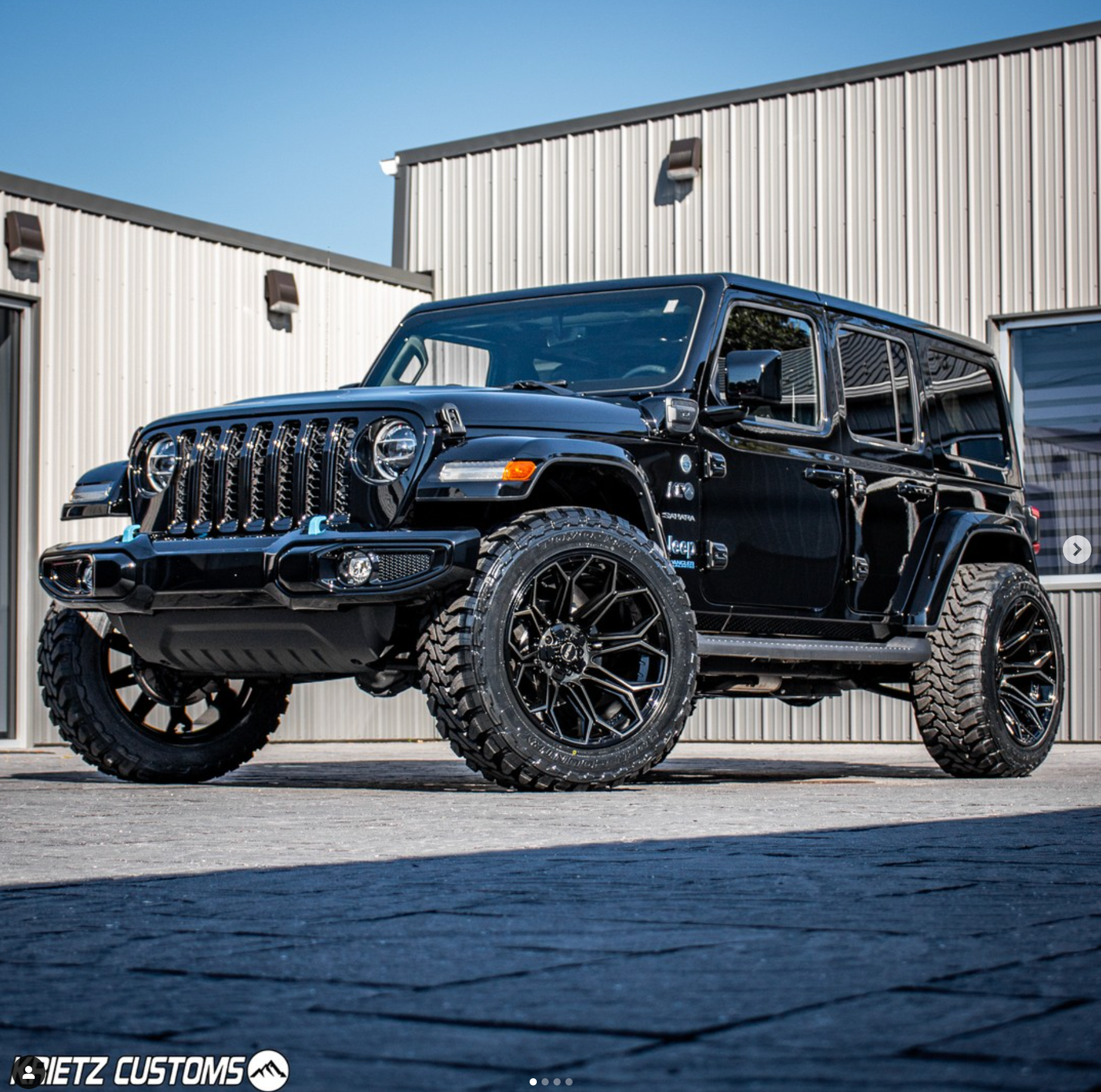 4PLAY 4P06-22120-6D55-44B1 Gen3 22x12 6x5.5 & 6x135mm -44et in Satin Black
