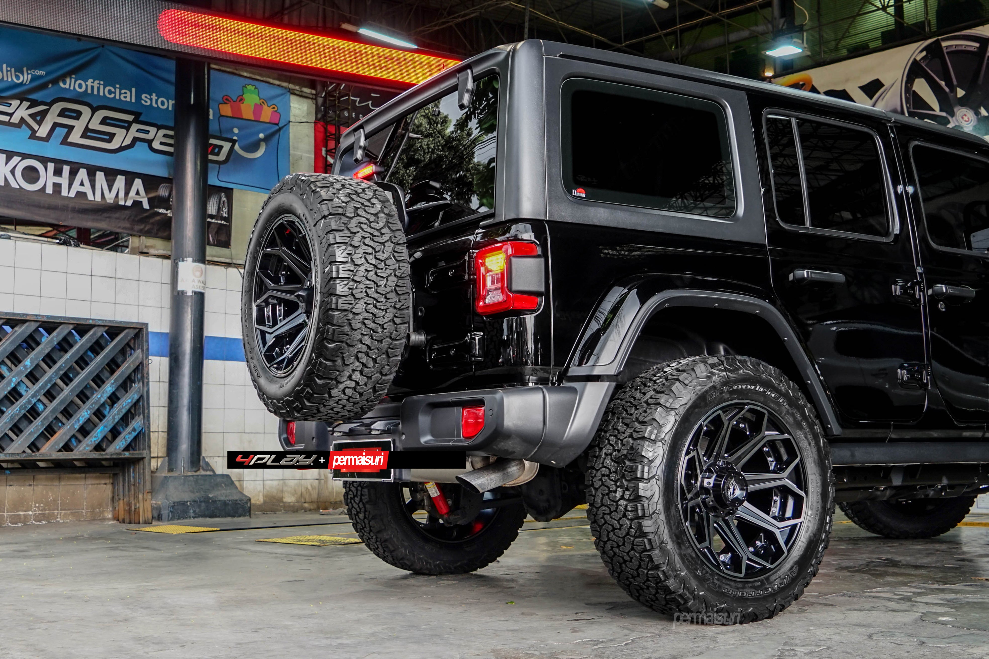 4PLAY 4P80R-20100-8170-24BBT Gen2 20x10 8x170mm -24et in Brushed Black