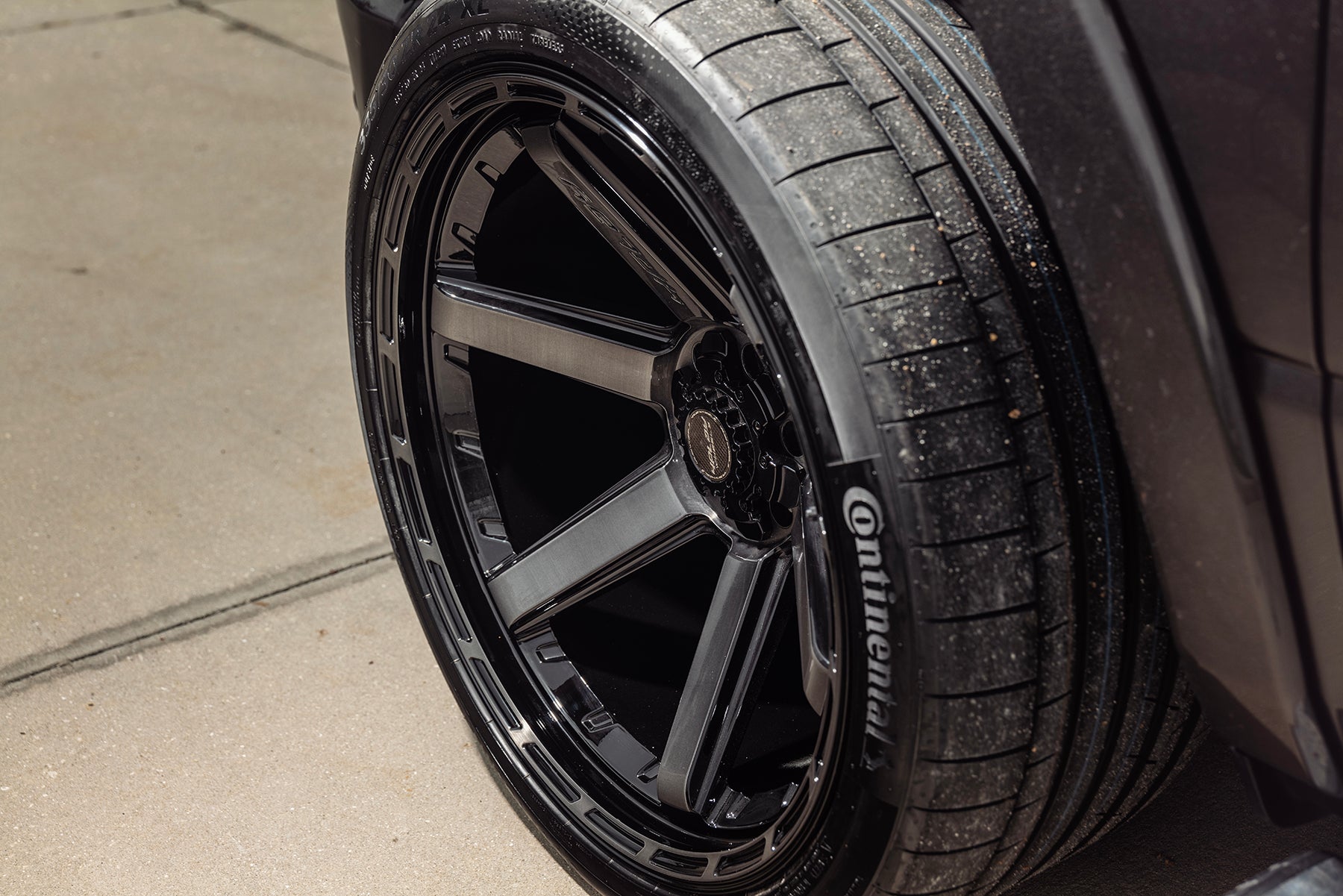 4PLAY 4P63-24120-6D55-44BBT Gen3 24x12 6x135mm & 6x5.5" -44et in Brushed Black