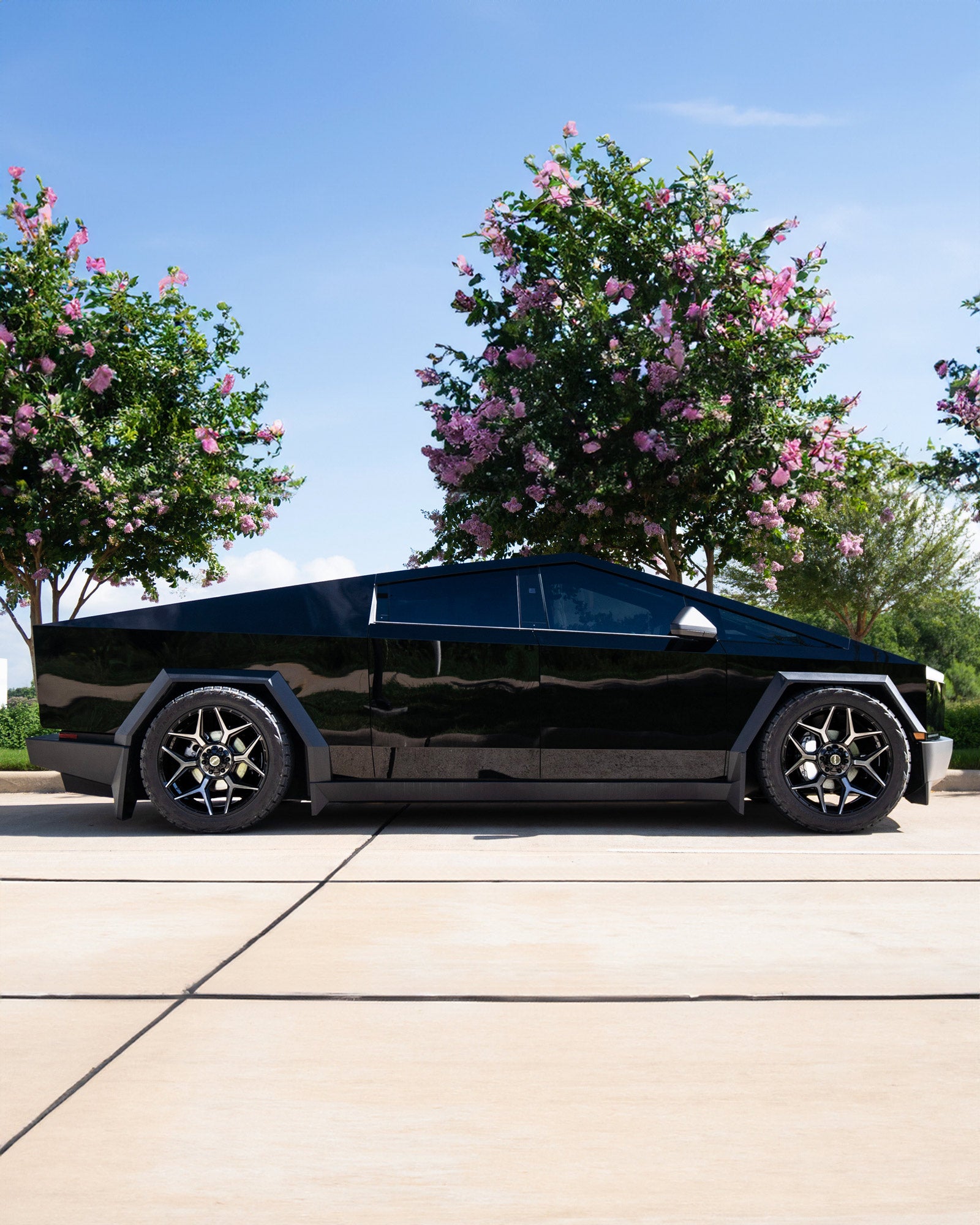 4PLAY 4P06-24100-6D55-18B1 Gen3 24x10 6x5.5 & 6x135mm 18et in Satin Black