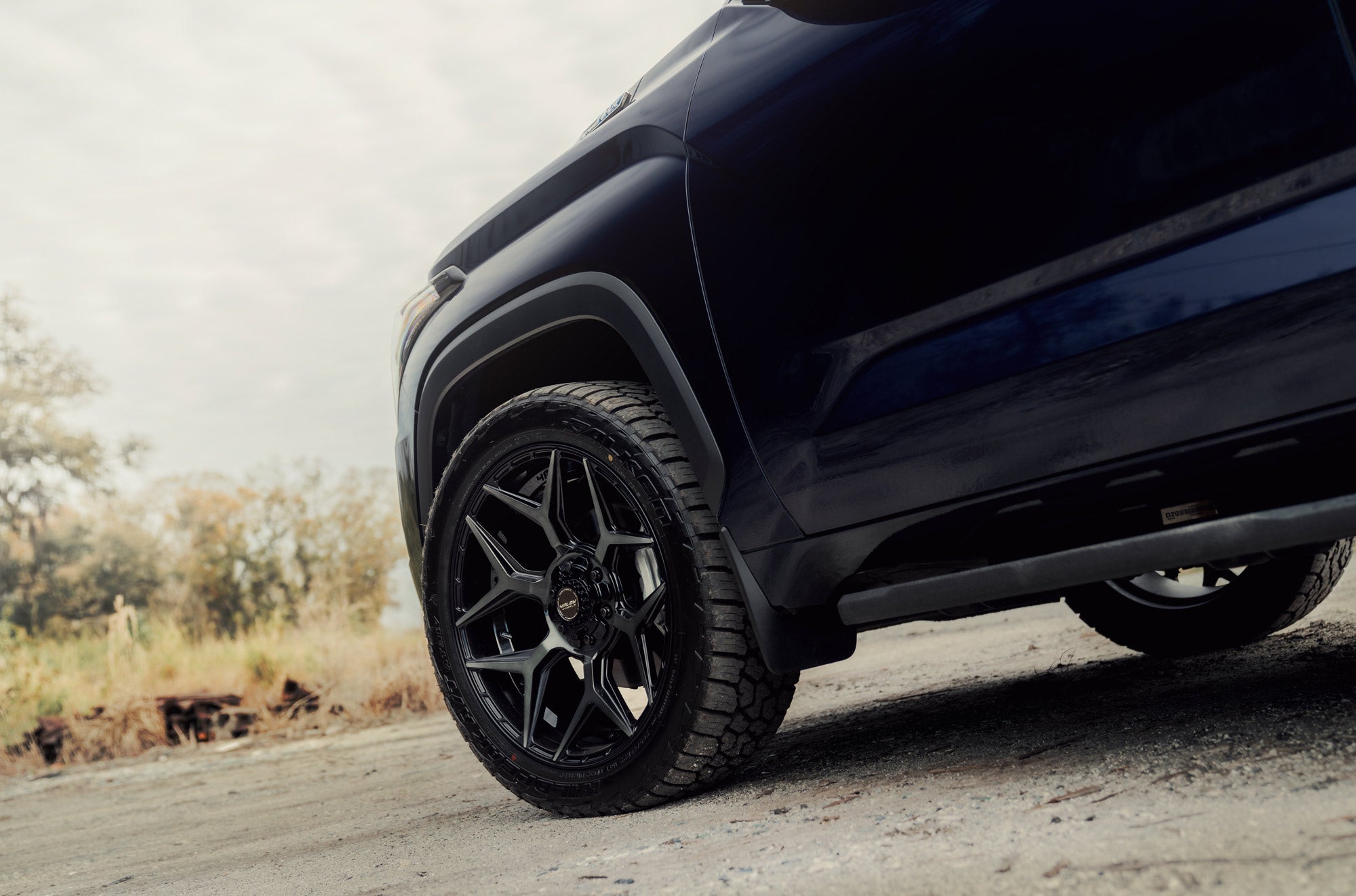 4PLAY 4P06-22090-6D55-12B1 Gen3 22x9 6x5.5 & 6x135mm 12et in Satin Black