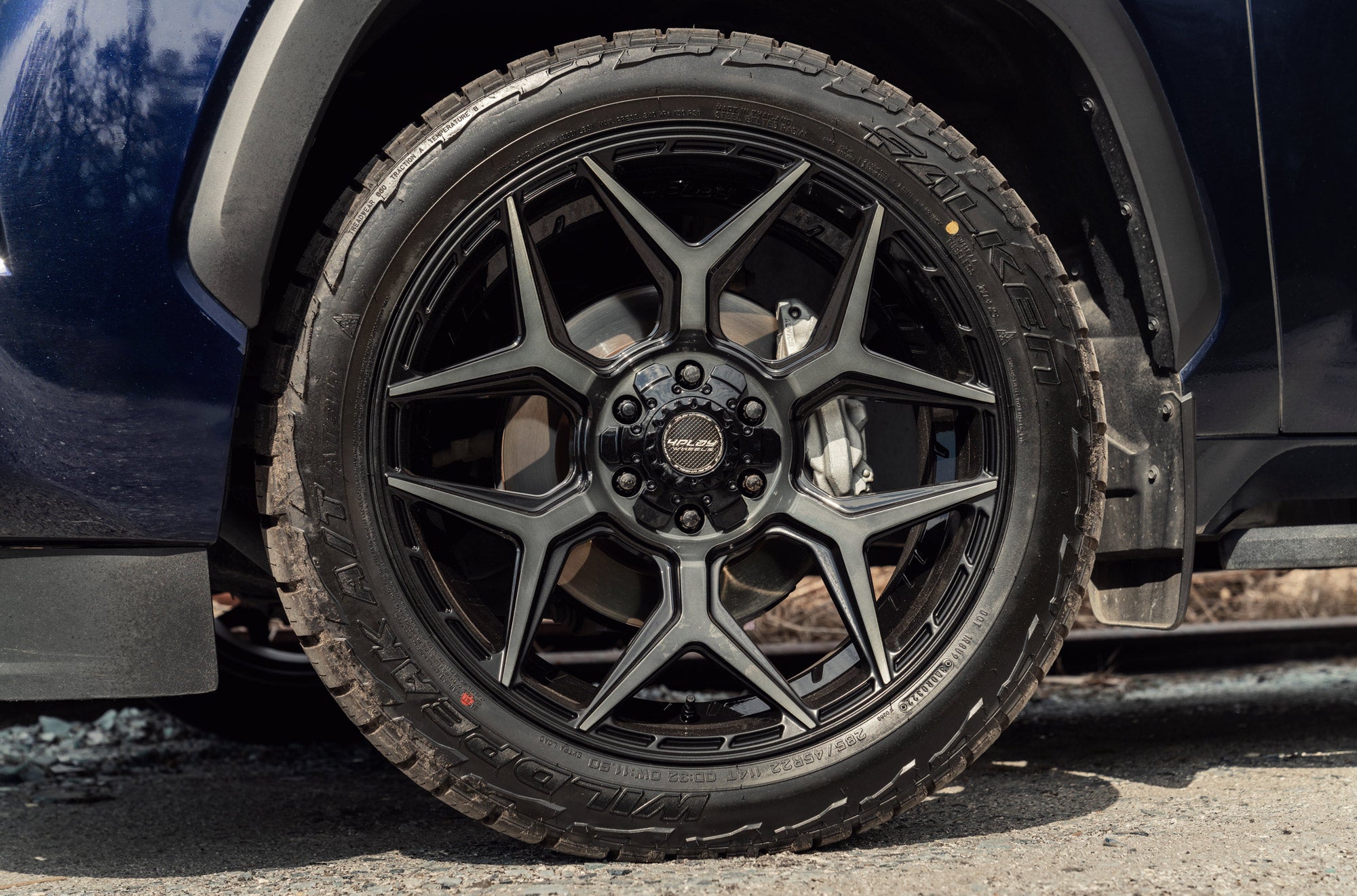 4PLAY 4P06-22090-6D55-12B1 Gen3 22x9 6x5.5 & 6x135mm 12et in Satin Black