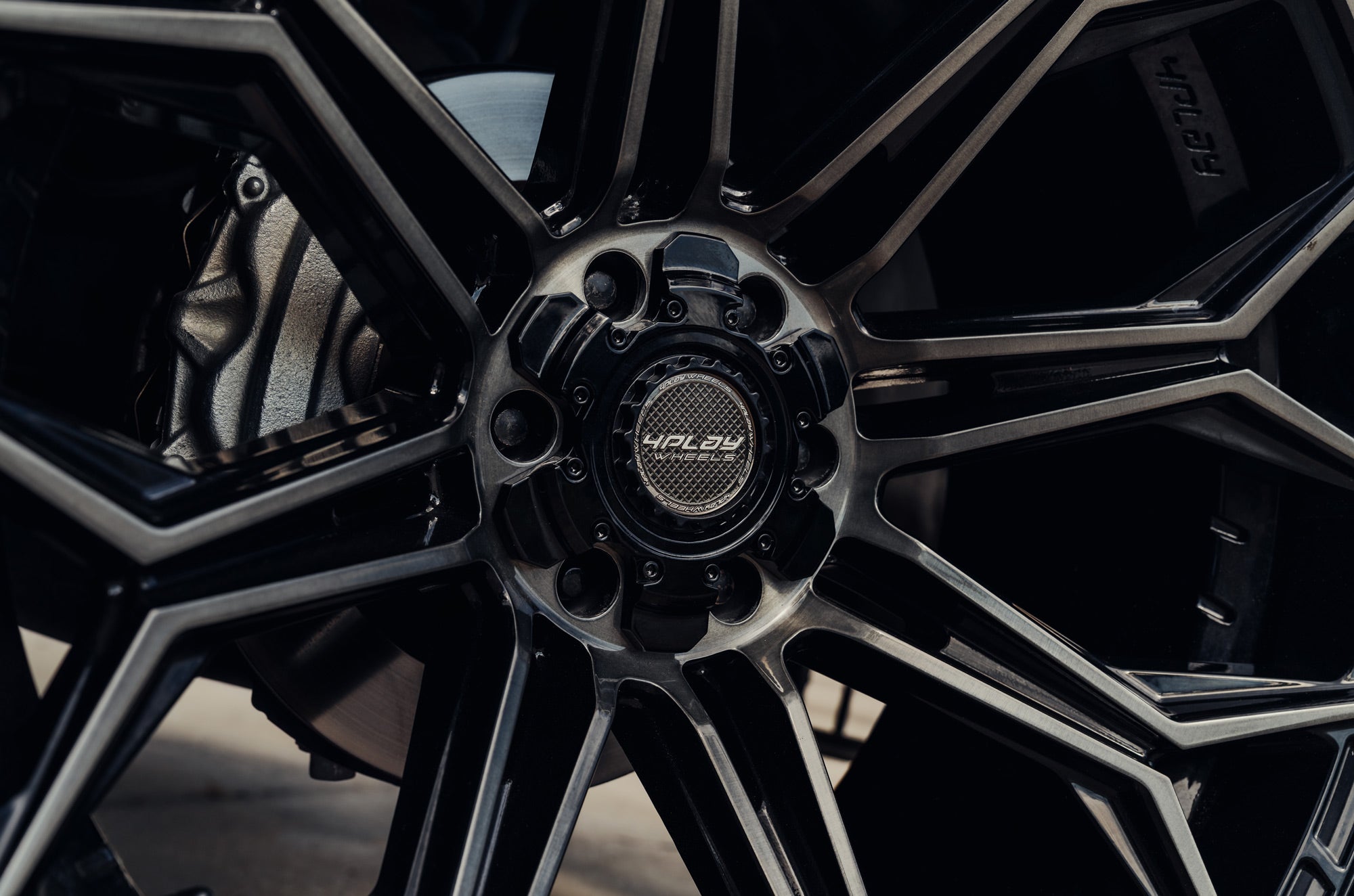 4PLAY 4P83-24120-6D55-44BBT Gen3 24x12 6x135mm & 6x5.5" -44et in Brushed Black