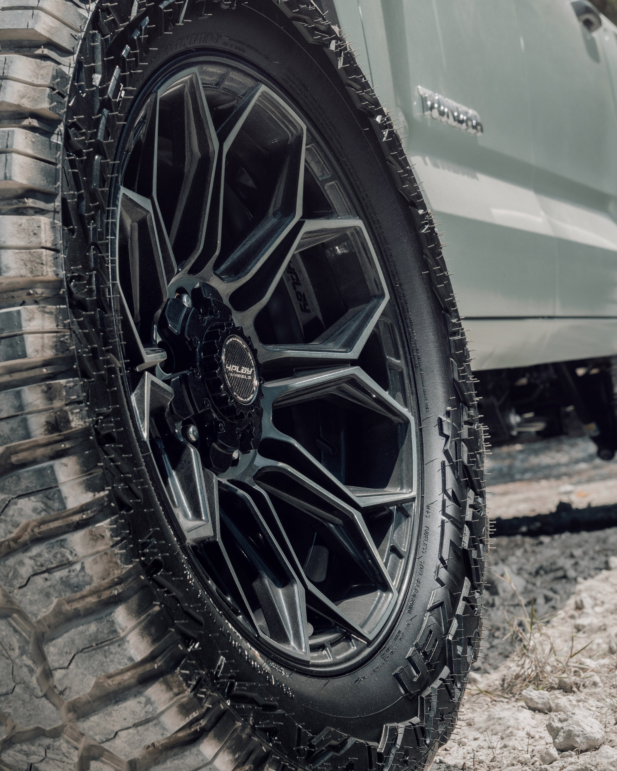 4PLAY 4P83-20100-6D55-18BBT Gen3 20x10 6x135mm & 6x5.5" -18et in Brushed Black