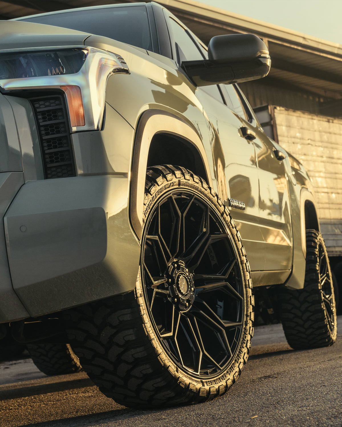 4PLAY 4P83-20100-6D55-18B Gen3 20x10 6x5.5 & 6x135mm -18et in Gloss Black