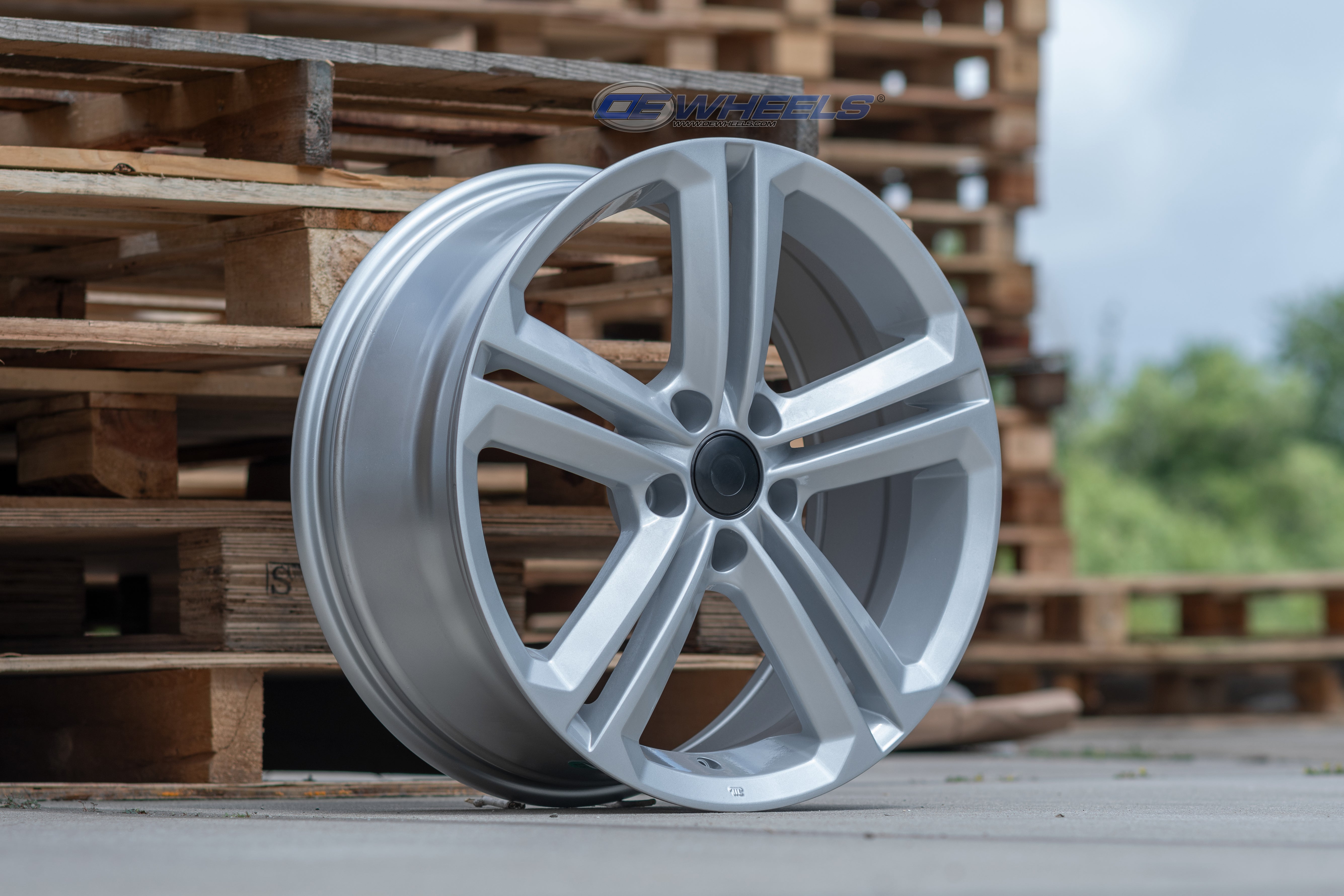 OE Wheels VW18-18080-5112-45S 18" Replica VW18 fits Volkswagen Jetta 18x8 Silver