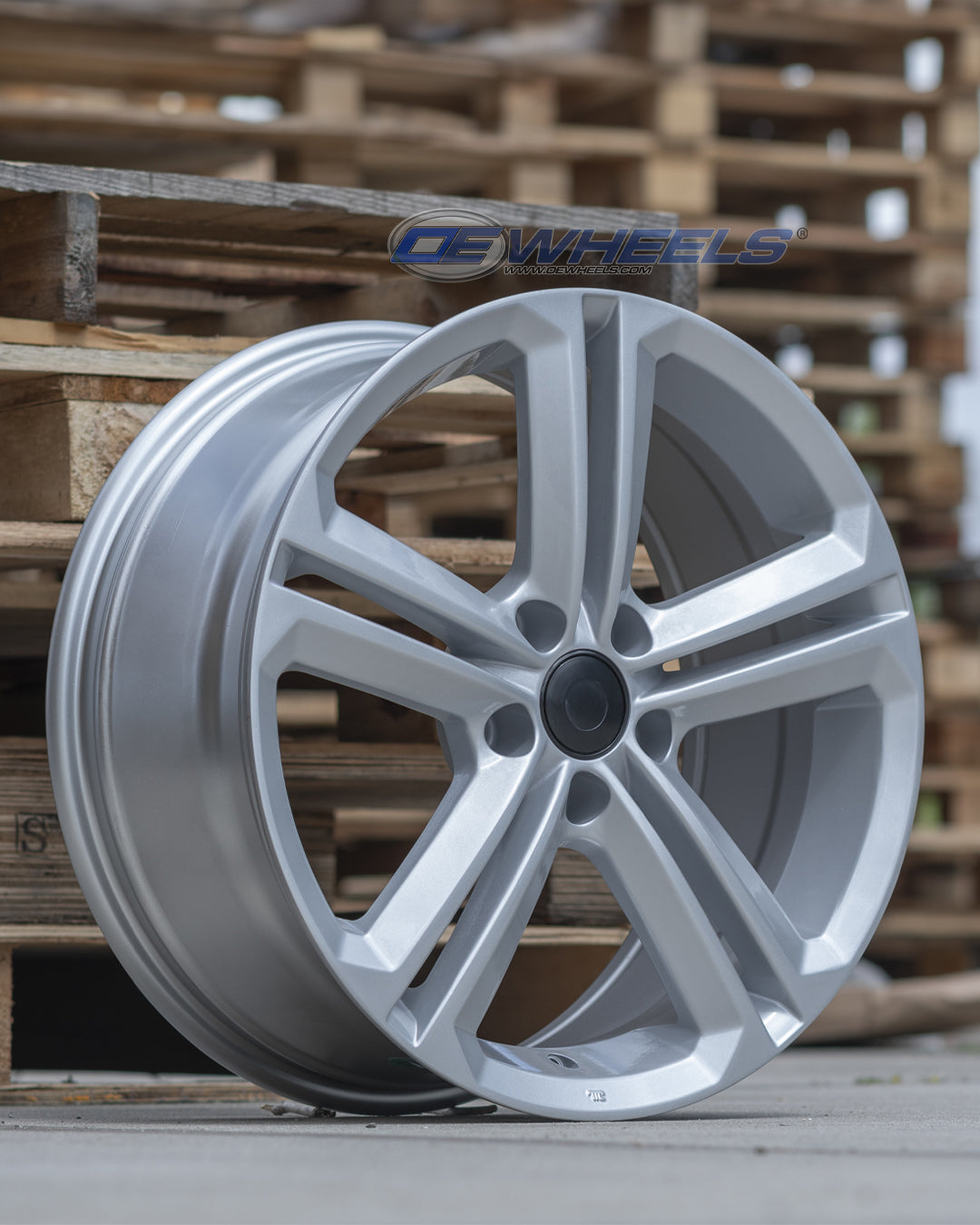 OE Wheels VW18-18080-5112-45S 18" Replica VW18 fits Volkswagen Jetta 18x8 Silver