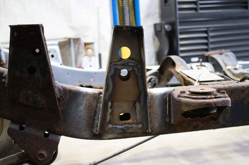 RustBuster RB7145R Rust Buster 88-95 fits Toyota Pickups Middle Raised Bed Mounts- (Right)