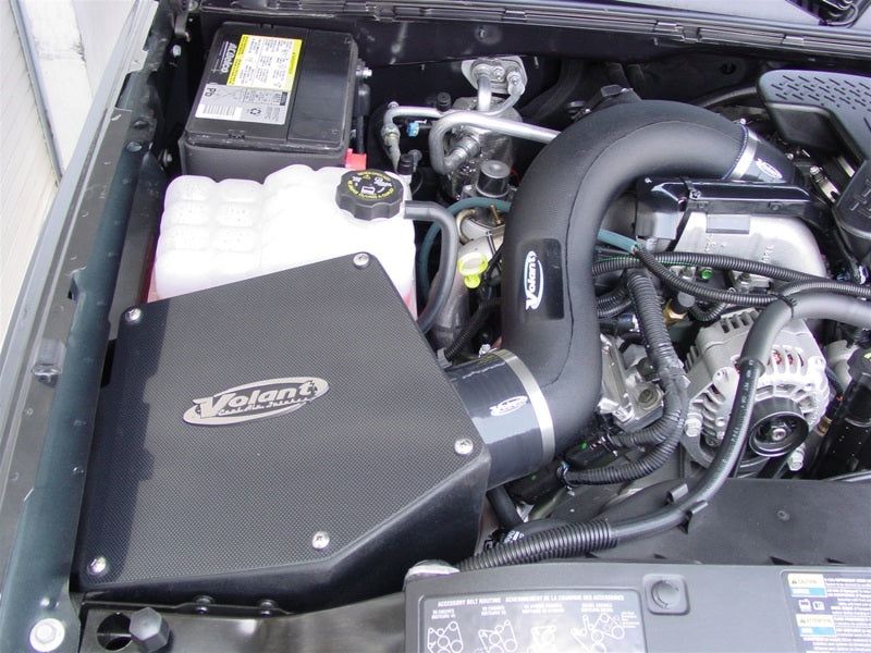 Volant 15966 04-05 fits Chevrolet Silverado / GMC Sierra 2500HD 6.6 V8 Primo Closed Box Air Intake System