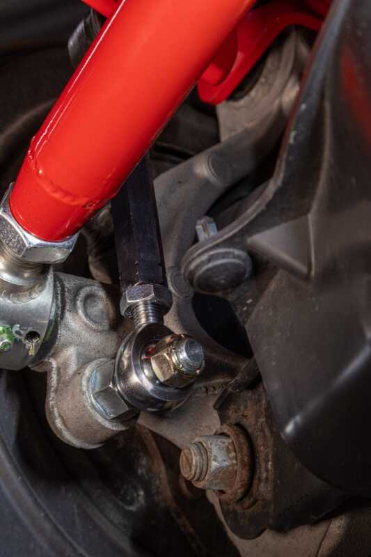 UMI Performance 2549UMI 16-24 fits Chevrolet Camaro Suspension Stabilizer Bar Li