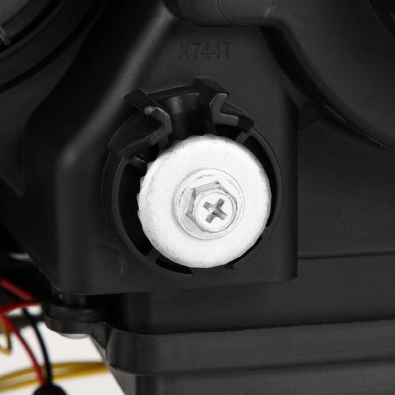 AlphaRex 880369 Alpharex 03-09 fits Toyota 4Runner NOVA-Series Projector Head