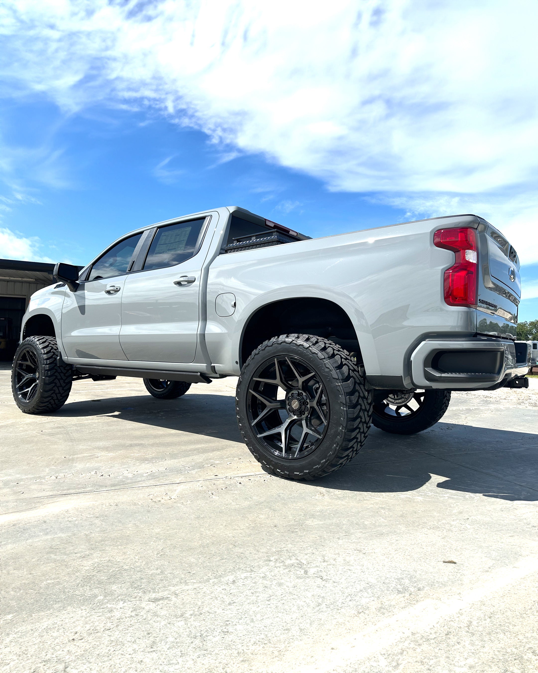 4PLAY 4P06-24120-6D55-44BBT Gen3 24x12 6x135mm & 6x5.5" -44et in Brushed Black