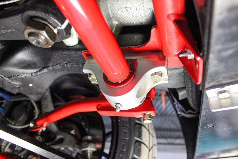 UMI Performance 2680-R 1-1/4in Splined Front Sway Bar (Double Shear End Links)