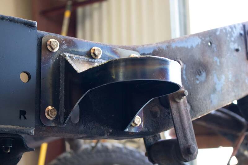 RustBuster RB7359 Front Cab Mount