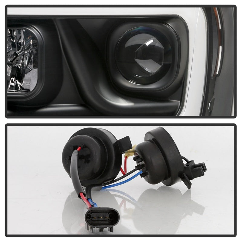 Spyder 5085306 fits Dodge 06-08 Ram 1500 V2 Projector Headlights - Light Bar DR