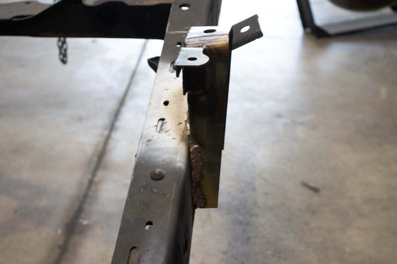 RustBuster RB7136R Front Bed Mount Right Side