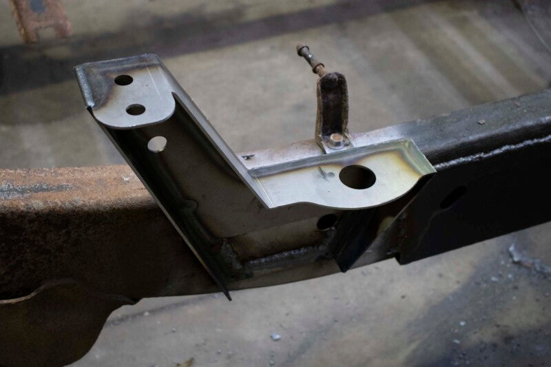 RustBuster RB7608R Cab And Bed Mount Right Side