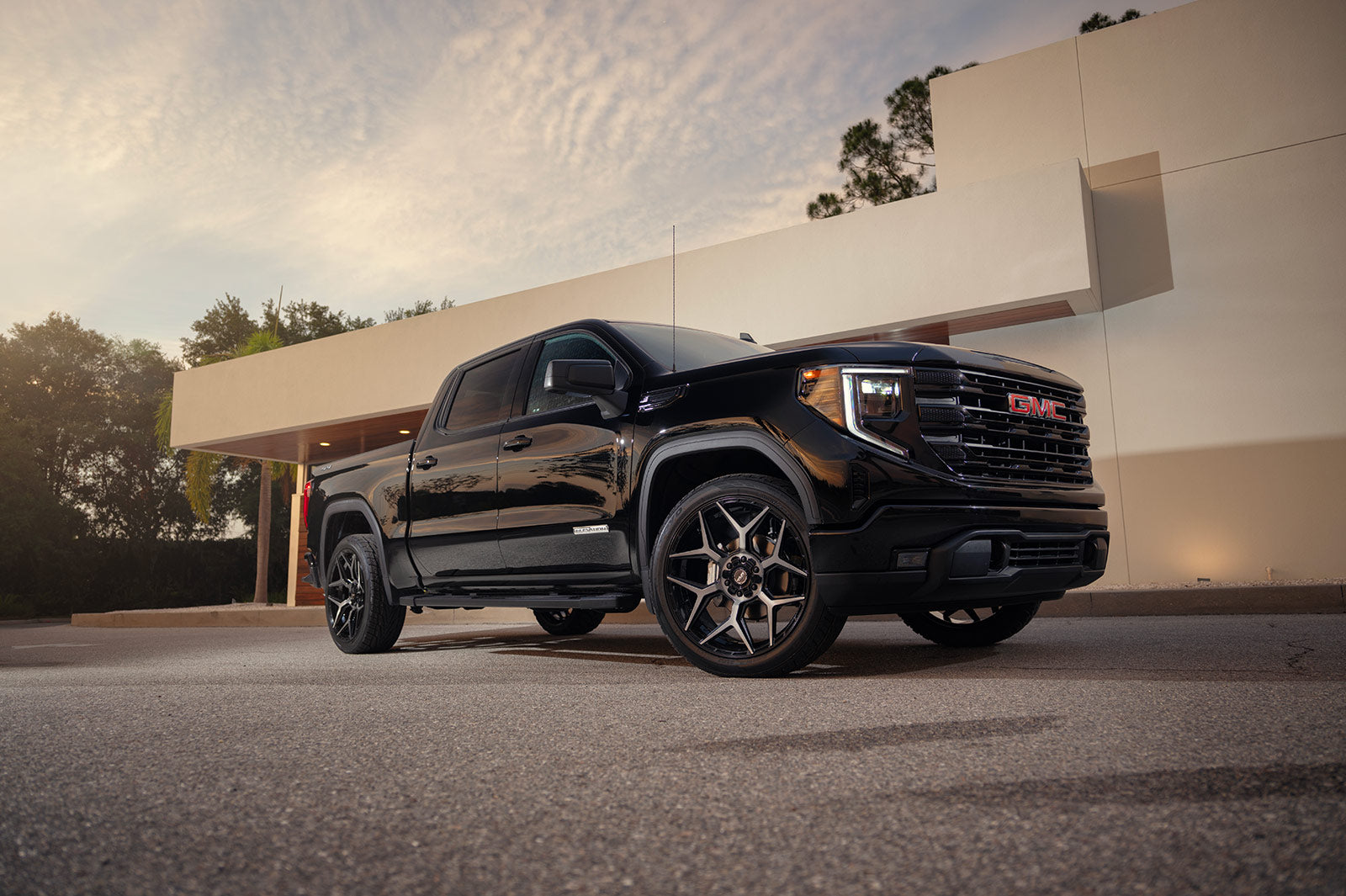 4PLAY 4P06-24100-6D55-18B1 Gen3 24x10 6x5.5 & 6x135mm 18et in Satin Black