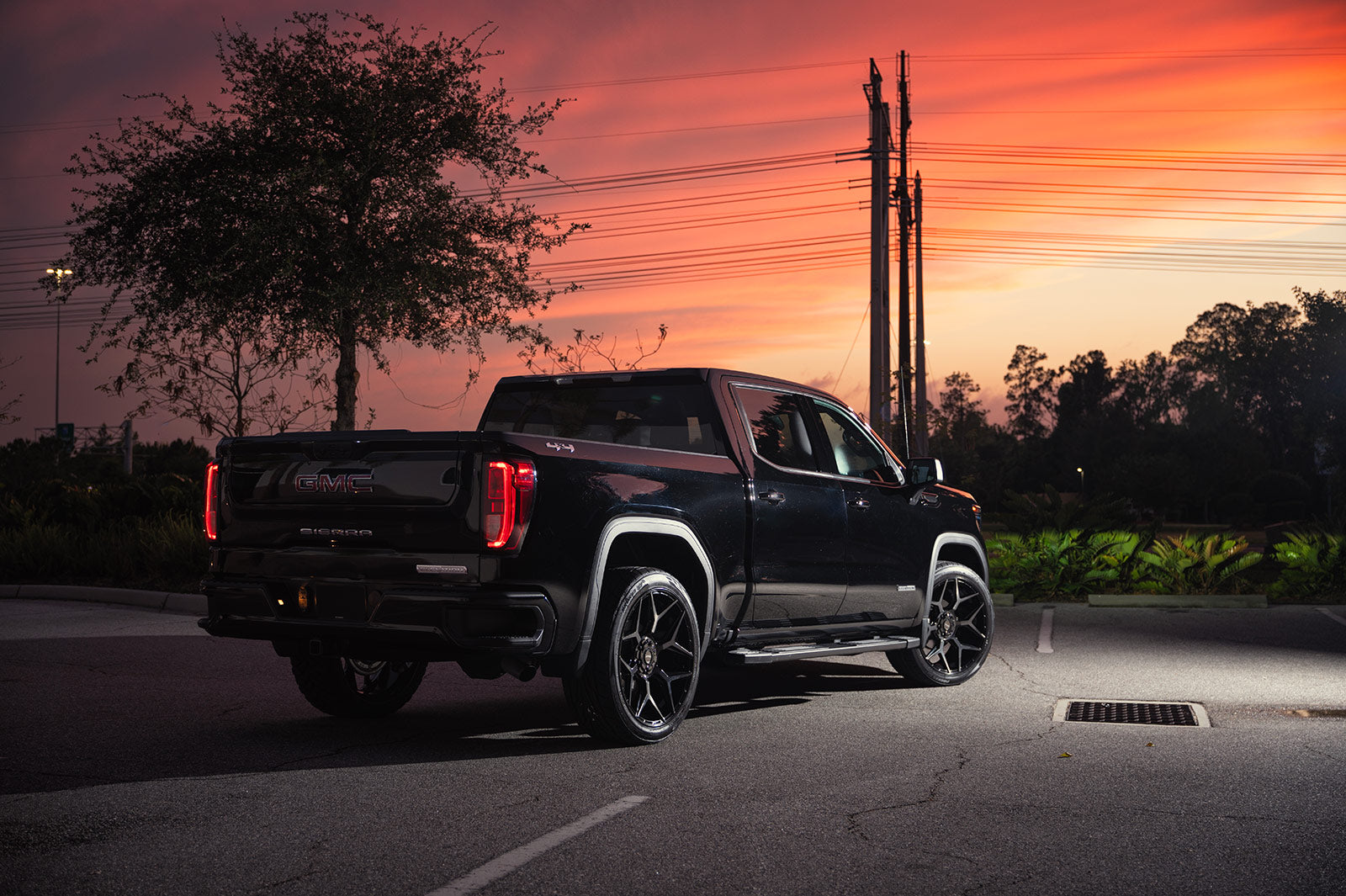 4PLAY 4P06-24100-6D55-18B1 Gen3 24x10 6x5.5 & 6x135mm 18et in Satin Black