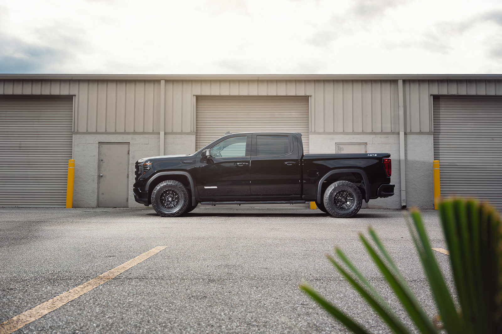 4PLAY 4PS01-17090-5D55-6B1 Sport2.0 17x9 5x5" & 5x5.5" -6et in Satin Black
