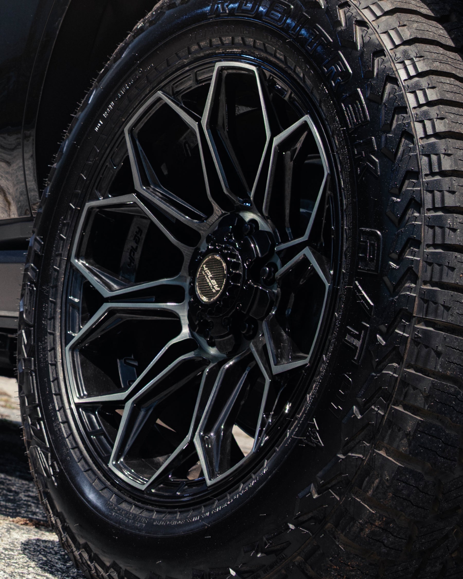 4PLAY 4P83-20090-5D55-0BBT Gen3 20x9 5x5" & 5x5.5" +0et in Brushed Black