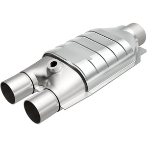 Magnaflow 93537 Conv Univ 2/2.5 Single O2 Boss