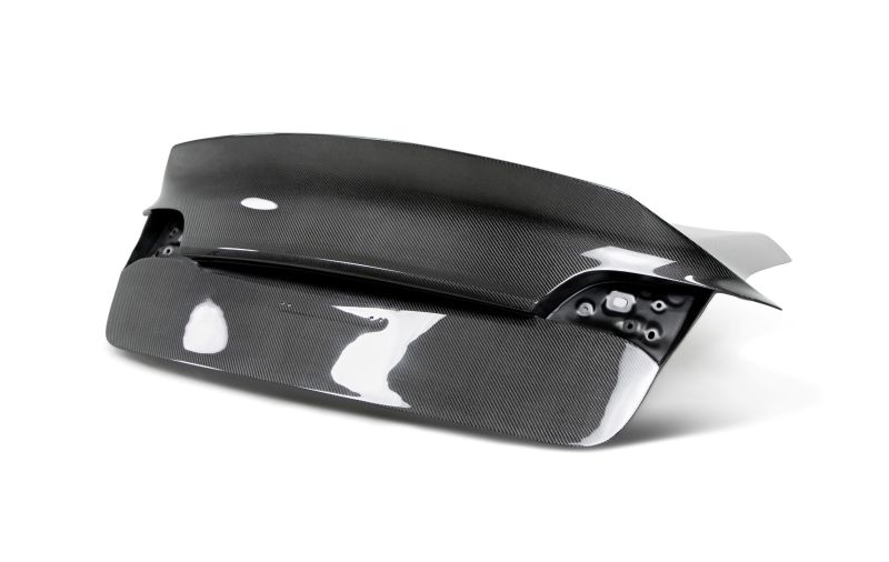 Seibon 774-T14MD3BMRH fits Tesla 17-20 Model 3 Carbon Fiber Trunk Lid w/Integrated Spoiler (Models w/o Power Trunk ONLY)