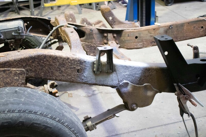 RustBuster RB7614 Bed Mount