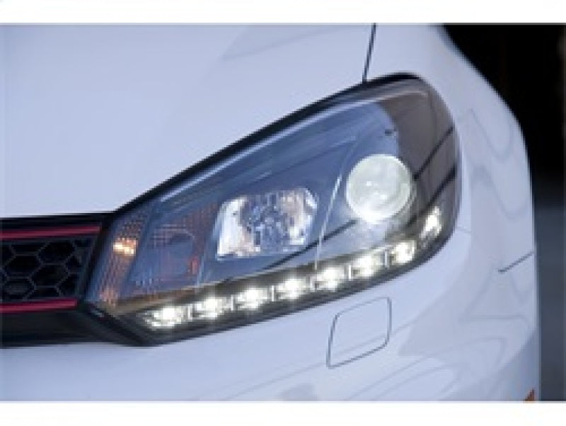 Spyder 5012111 fits Volkswagen 10-13 Golf/GTI Projector Headlights Halogen Mode