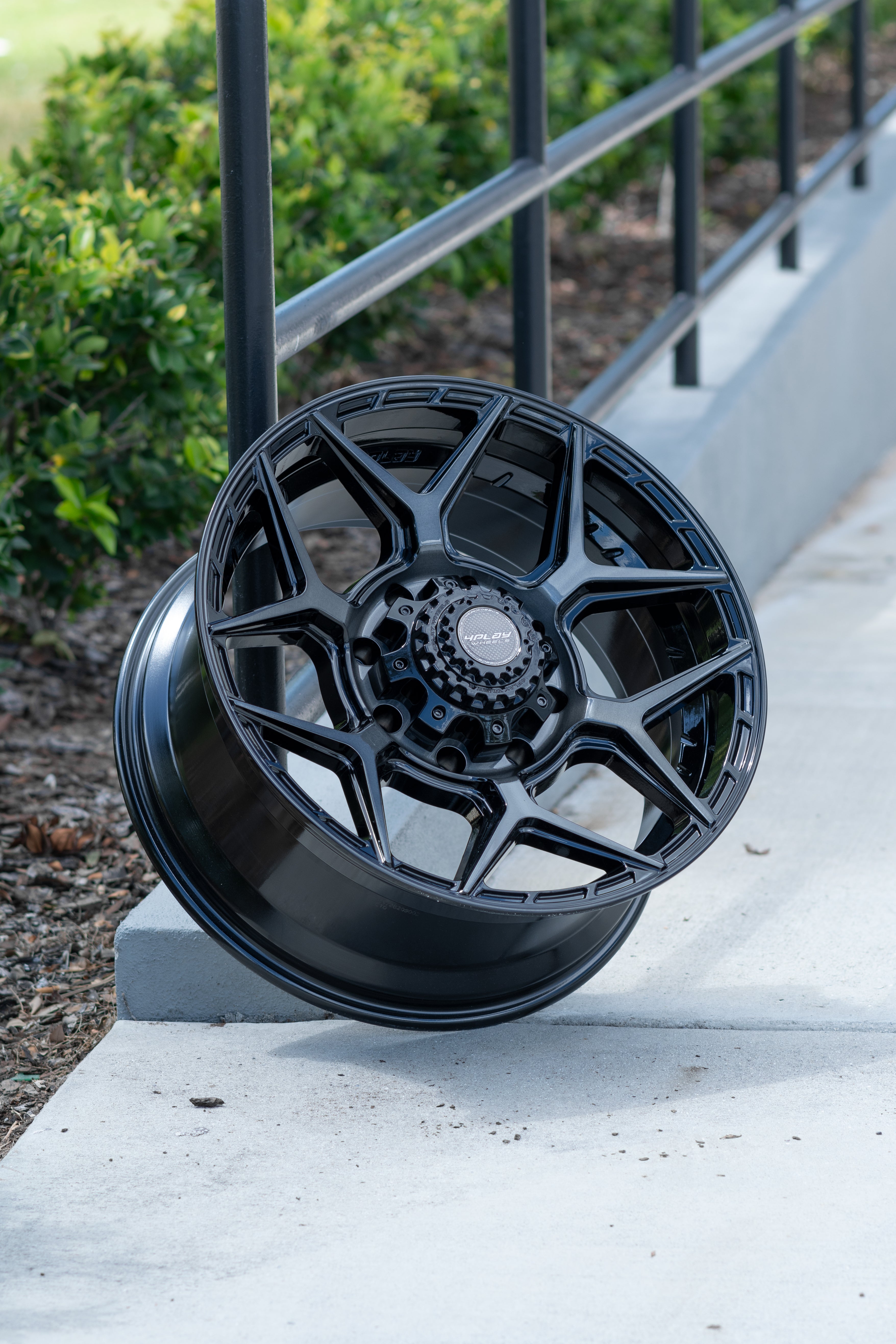 4PLAY 4P06-20090-8170-0BBT Gen3 20x9 8x170mm +0et in Brushed Black