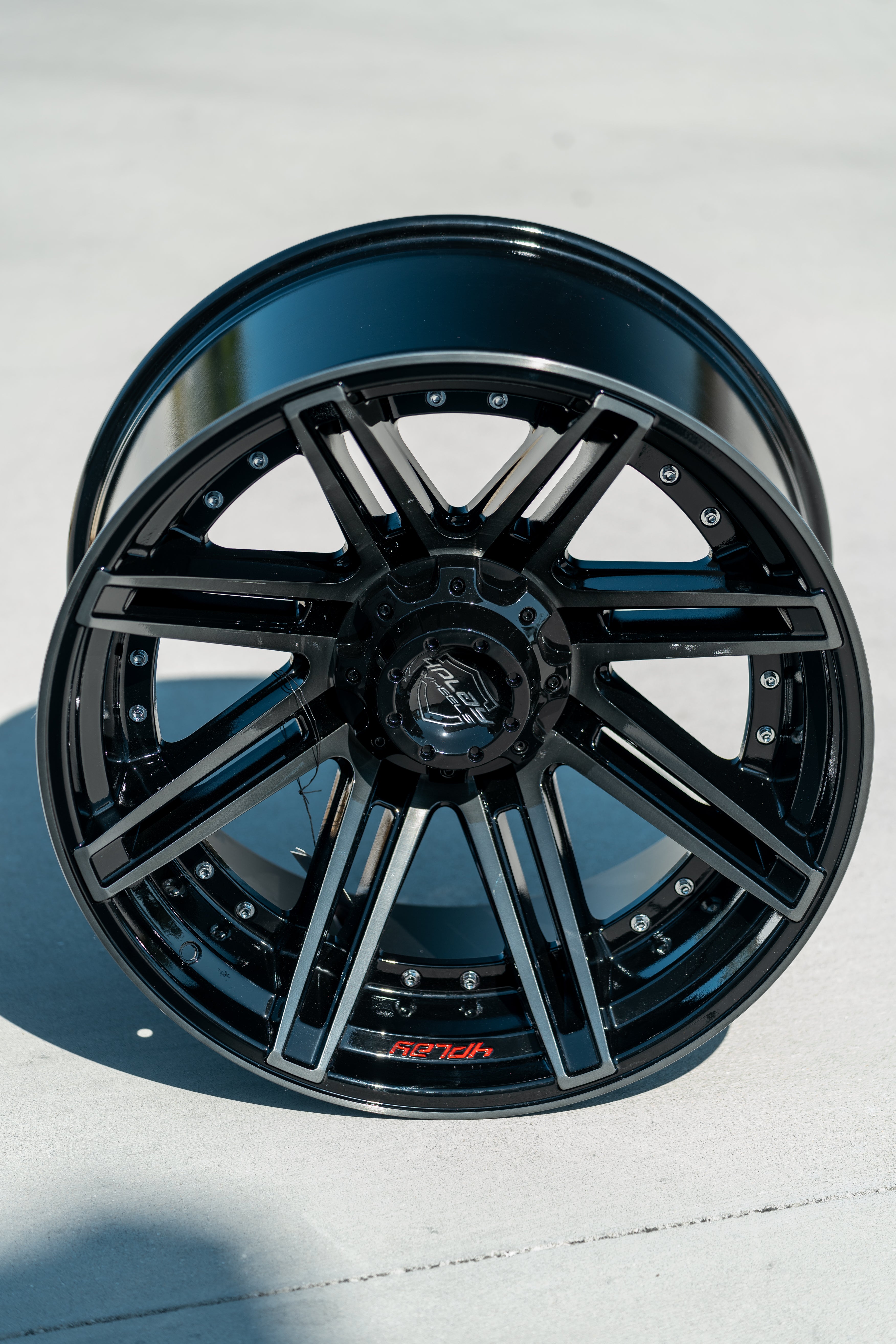 4PLAY 4P08-22100-8650-24BBT Gen2 22x10 8x6.5" -24et in Brushed Black