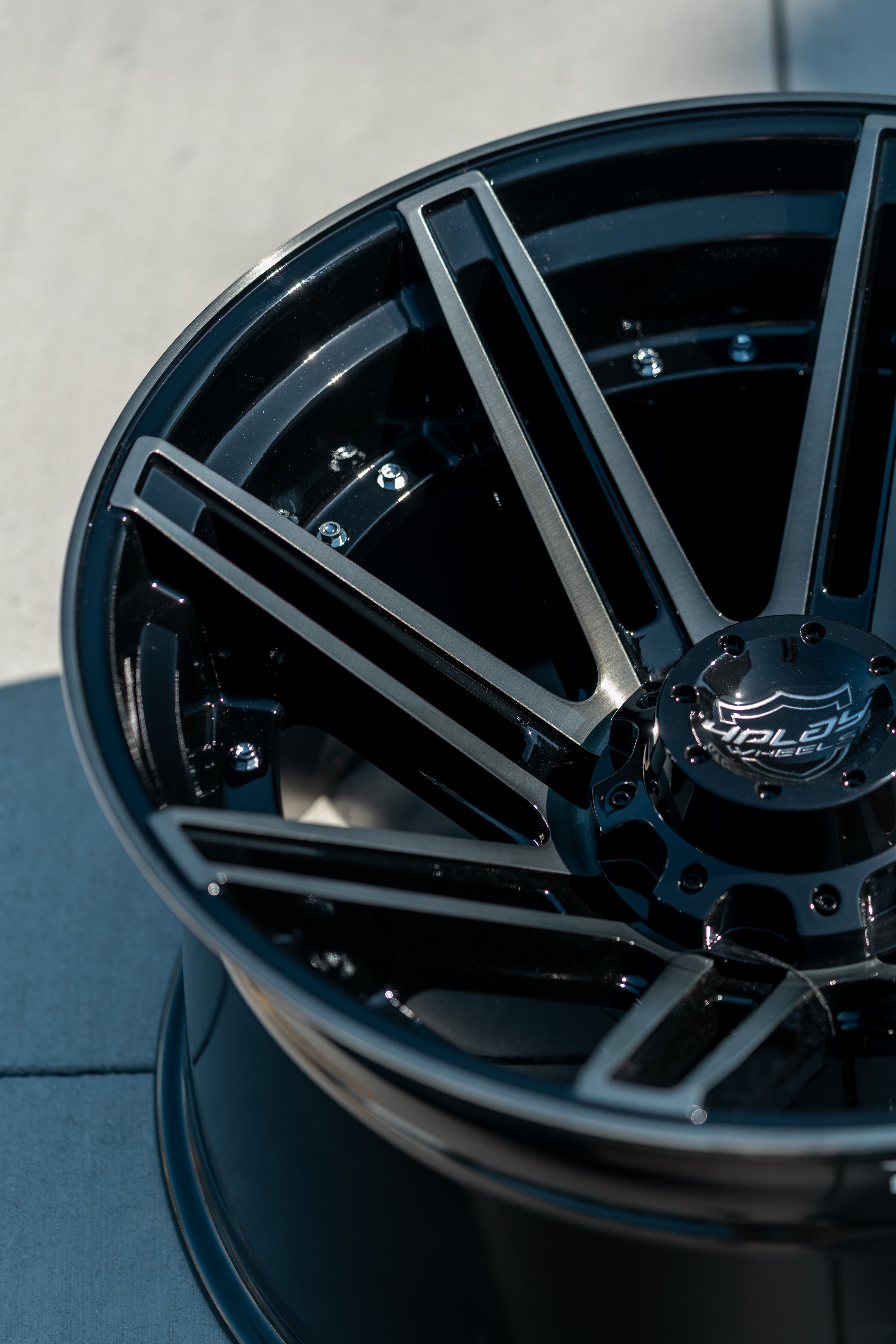 4PLAY 4P08-20100-6D55-18BBT Gen2 20x10 6x135mm & 6x5.5" -18et in Brushed Black