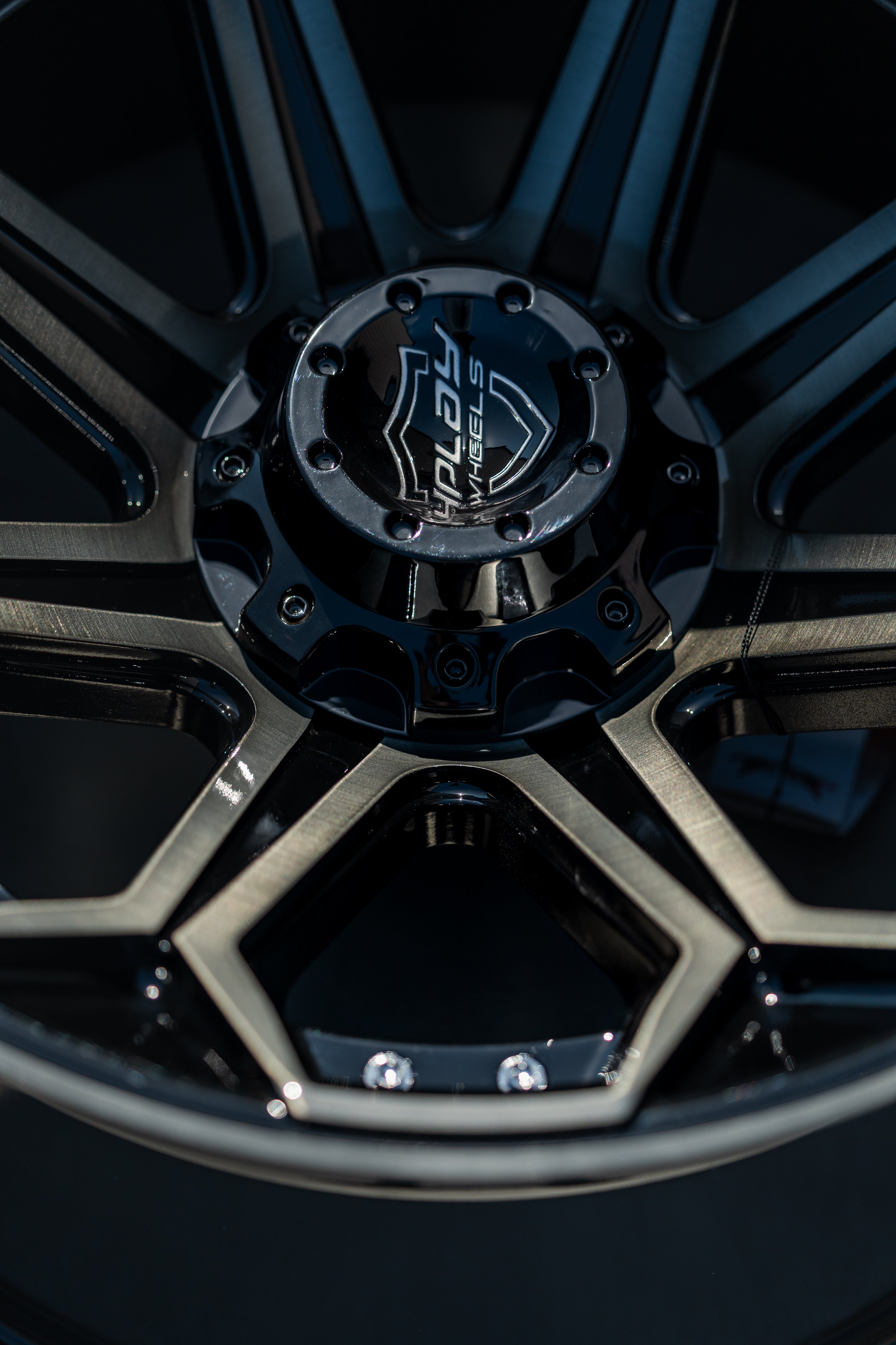 4PLAY 4P80R-22120-8170-44BBT Gen2 22x12 8x170mm -44et in Brushed Black