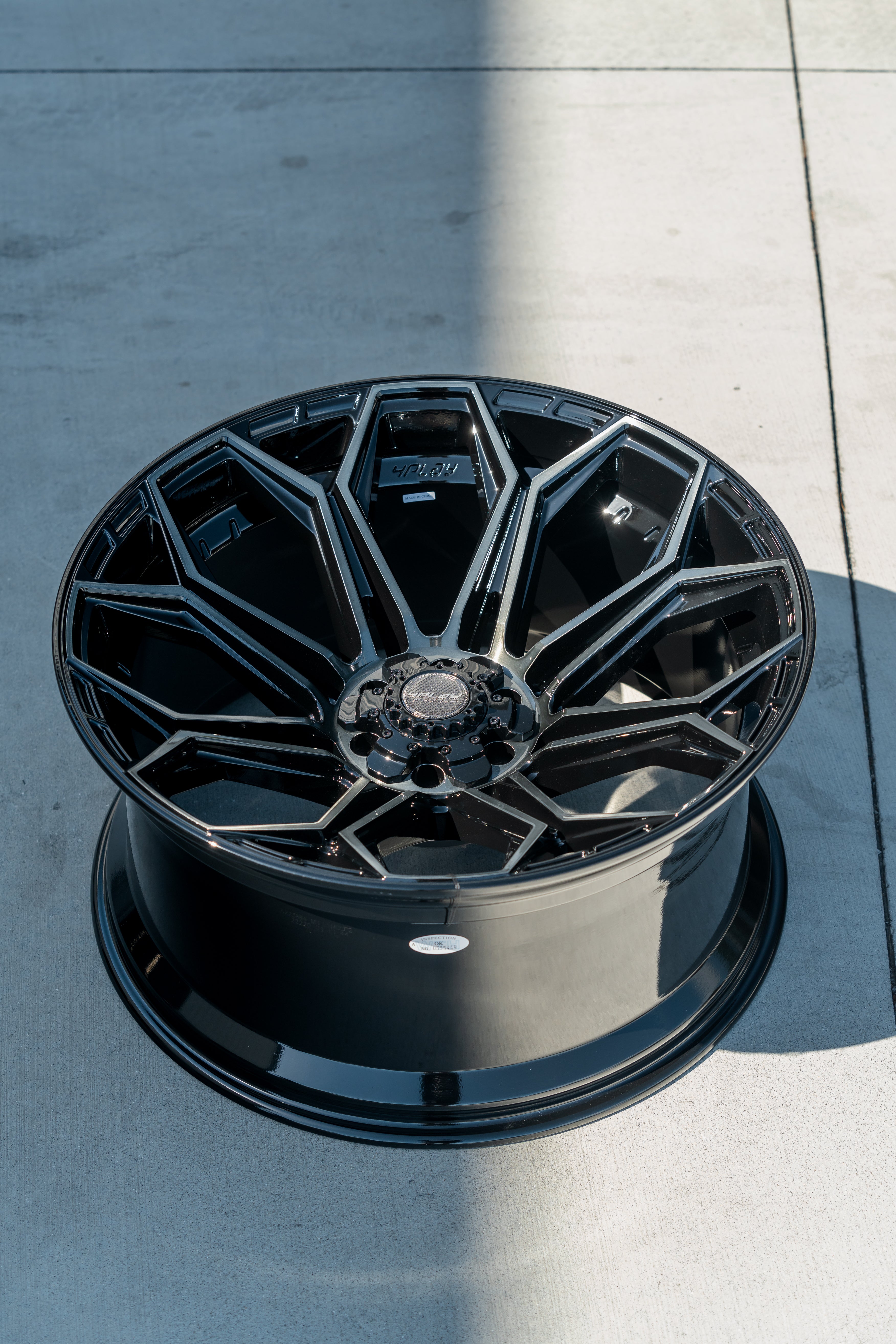 4PLAY 4P83-24120-6D55-44BBT Gen3 24x12 6x135mm & 6x5.5" -44et in Brushed Black