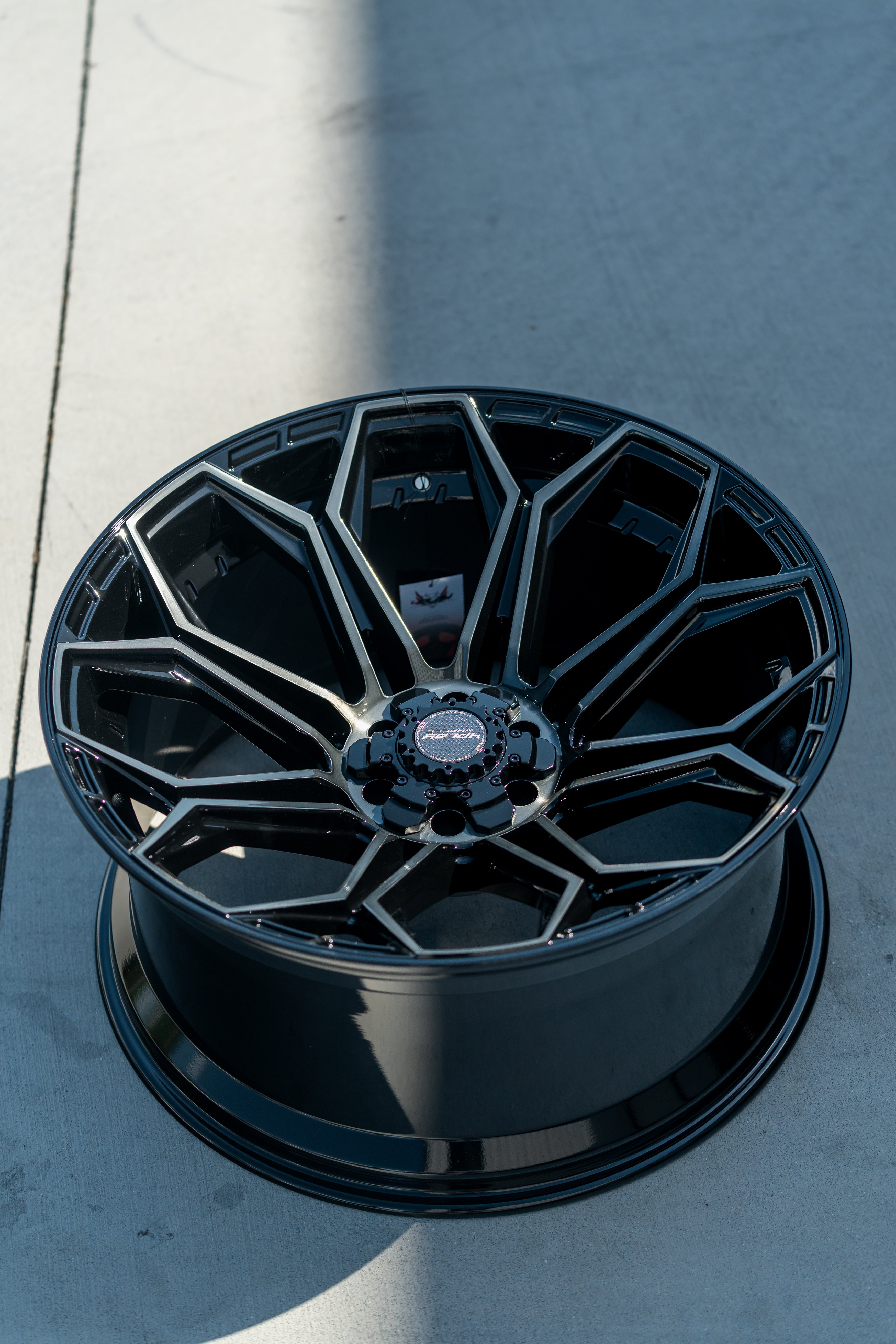 4PLAY 4P83-24120-6D55-44BBT Gen3 24x12 6x135mm & 6x5.5" -44et in Brushed Black